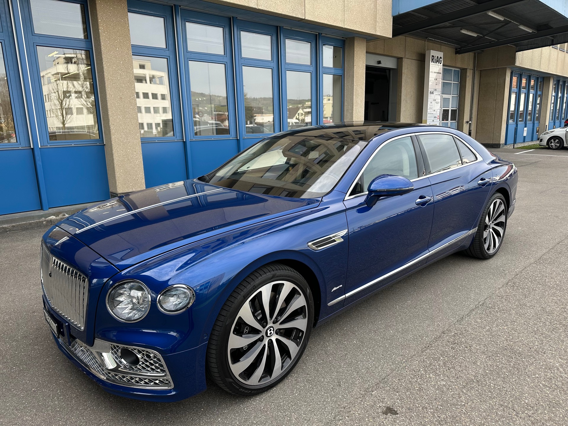 BENTLEY 4.0 V8 Azure-image-0
