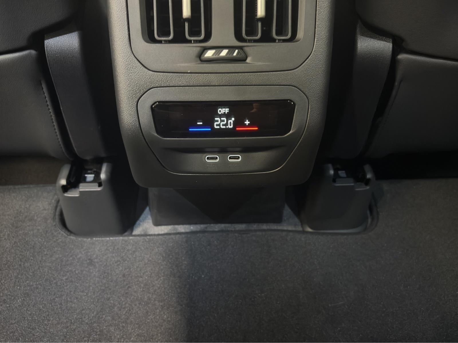 BMW iX3 50 xDrive-image-14