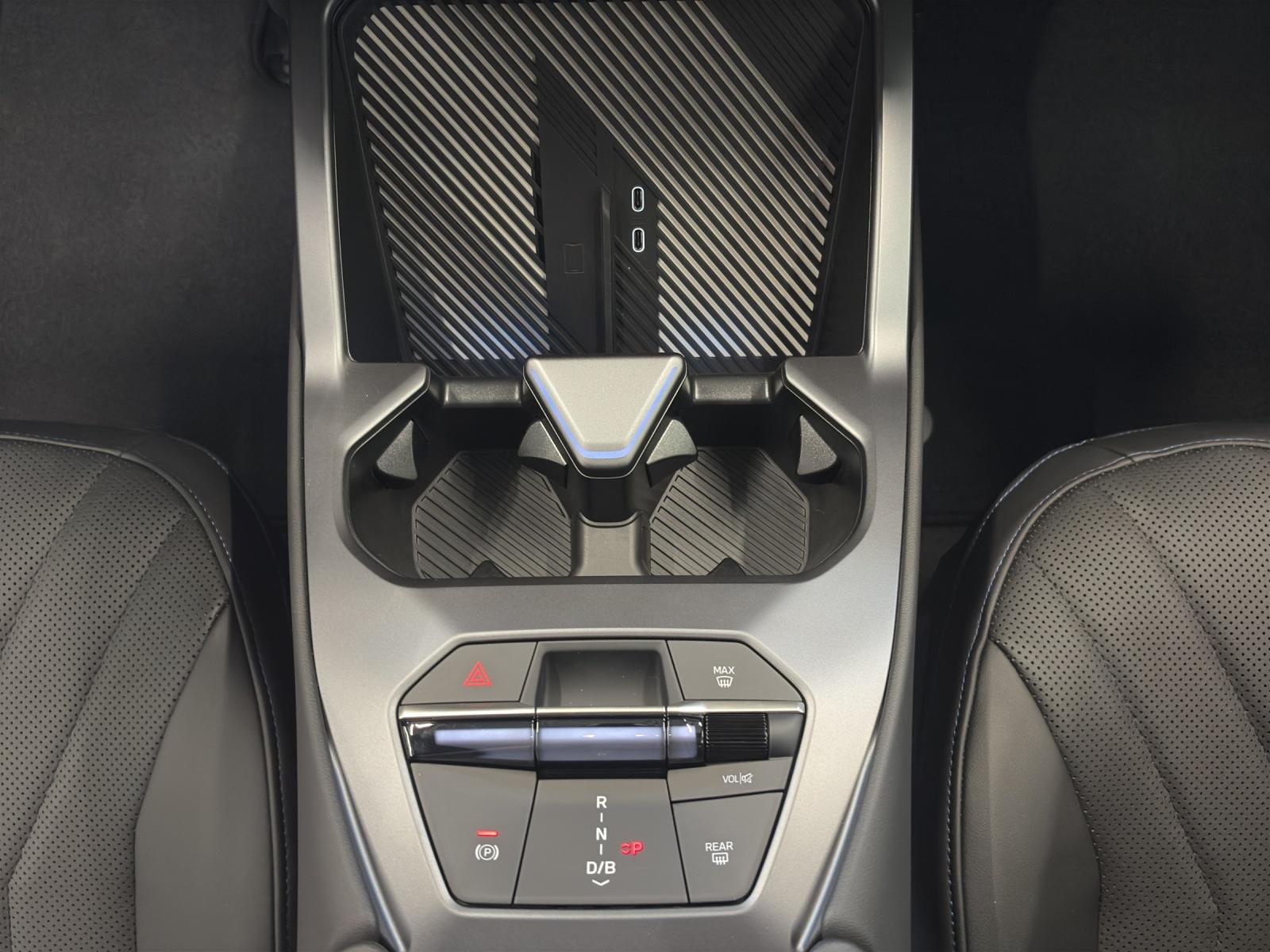 BMW iX3 50 xDrive-image-19
