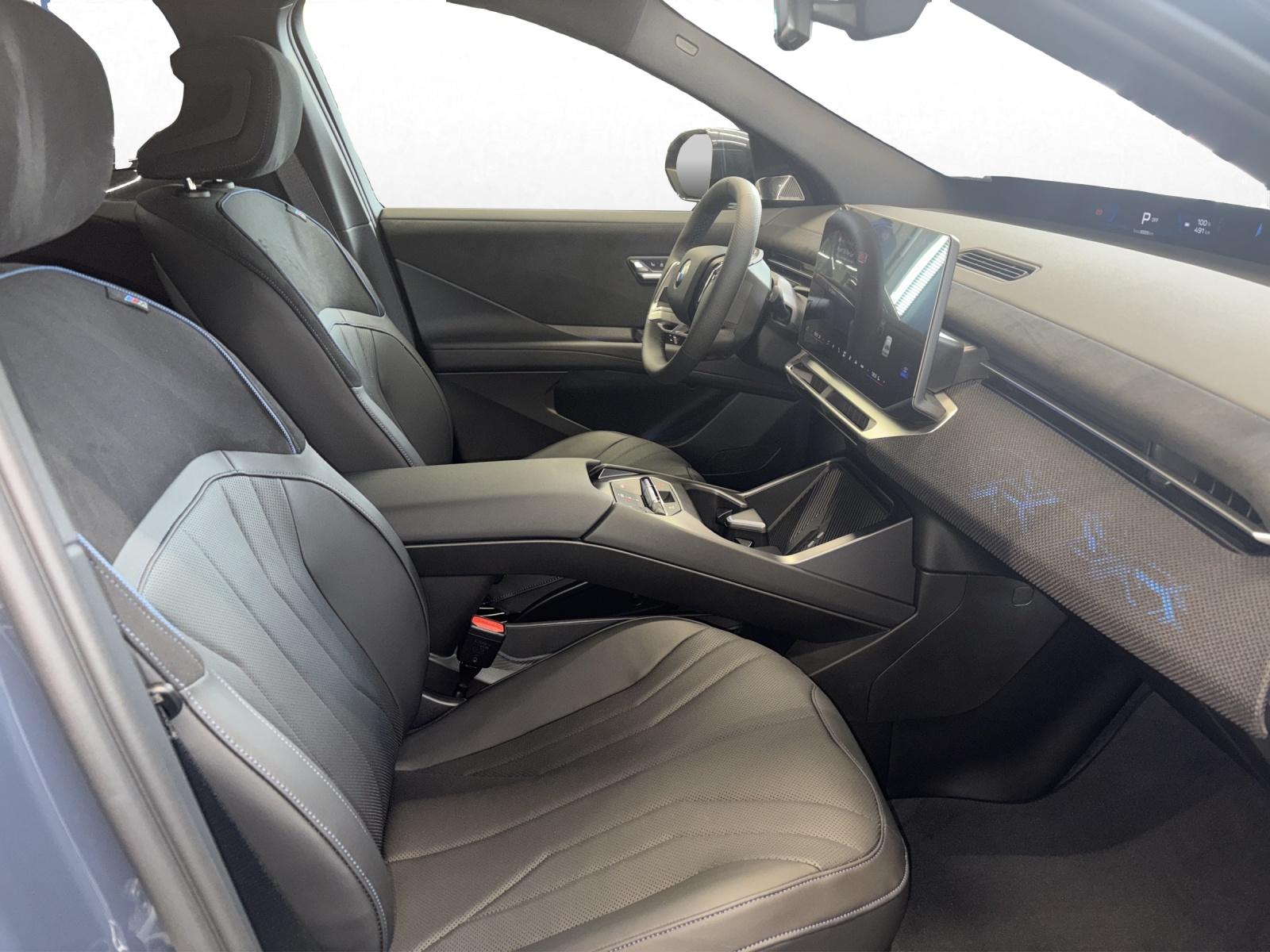 BMW iX3 50 xDrive-image-15