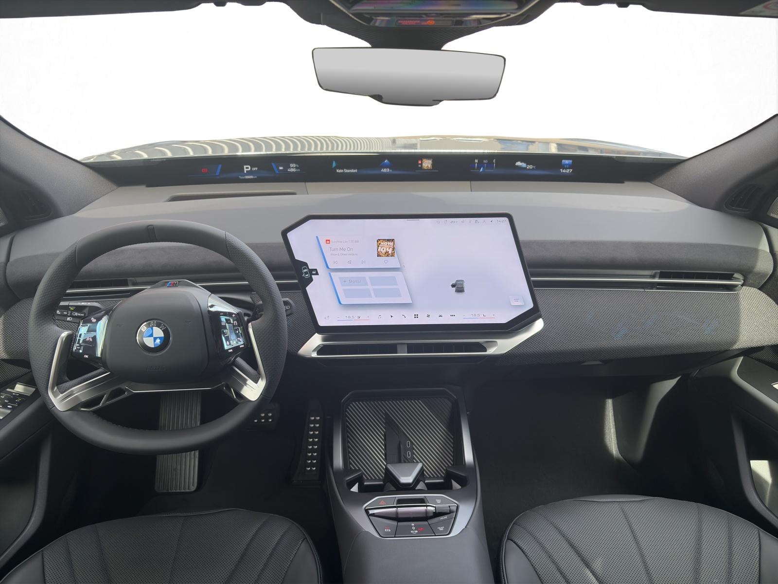 BMW iX3 50 xDrive-image-12