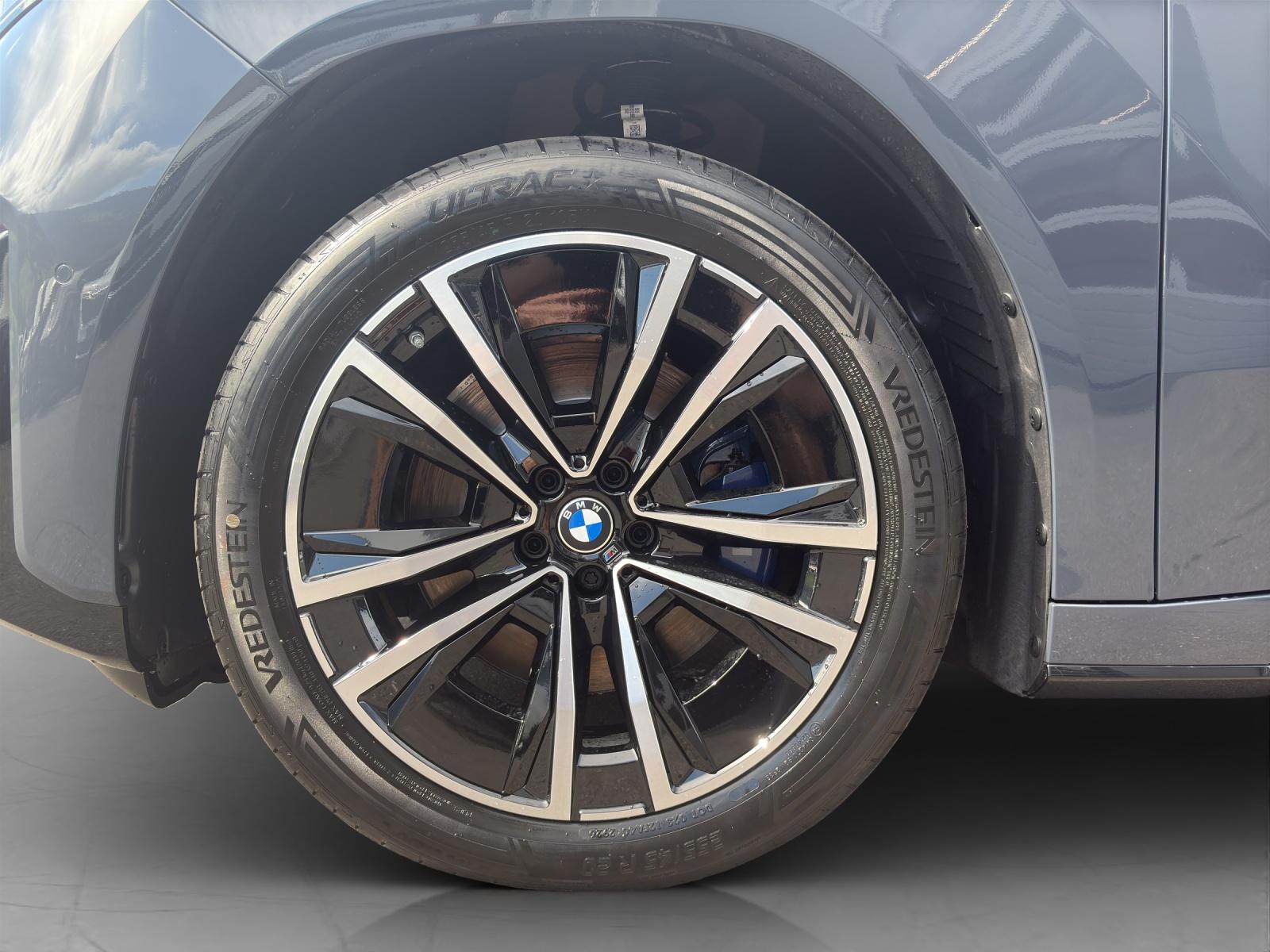 BMW iX3 50 xDrive-image-8