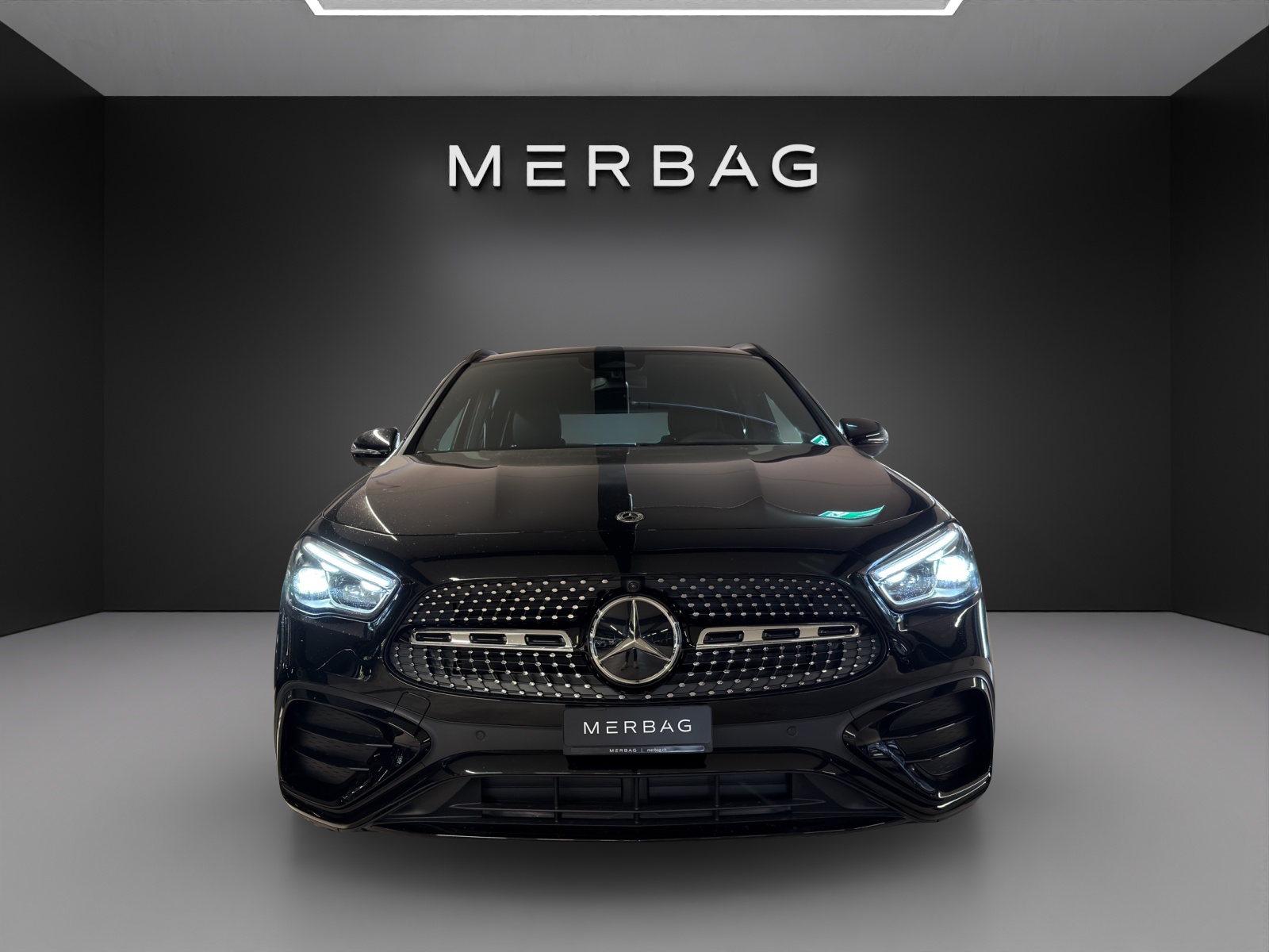 MERCEDES-BENZ GLA 220 d 4MATIC Swiss Star-image-1
