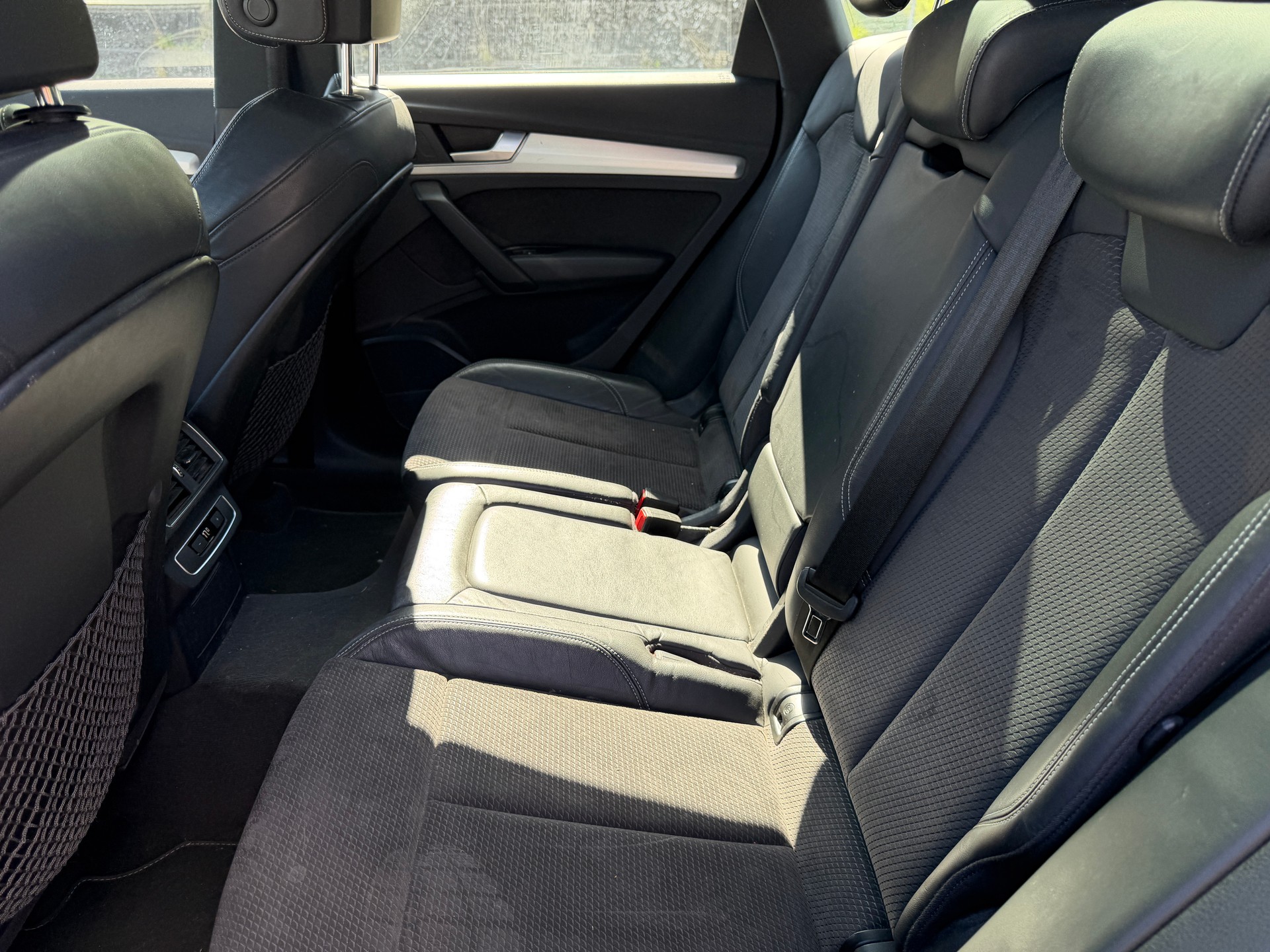 AUDI Q5 2.0 TDI quattro S-tronic S-Line-image-11