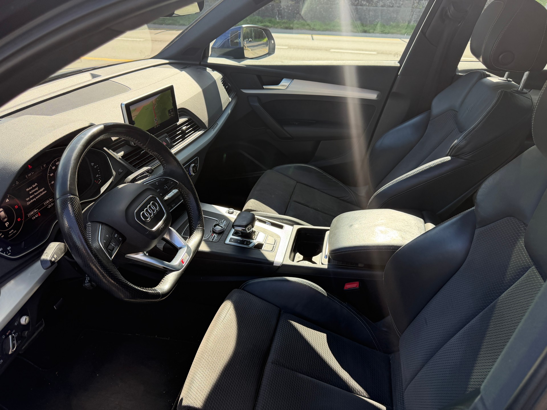 AUDI Q5 2.0 TDI quattro S-tronic S-Line-image-8