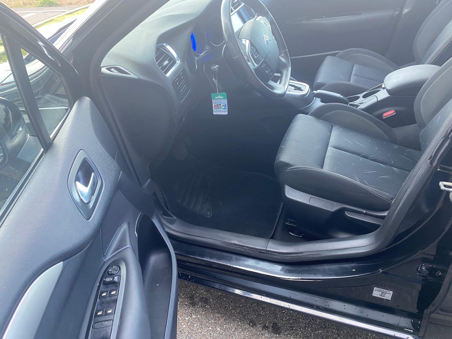 CITROEN C4 Berline 1.6 VTi Séduction BVA4-image-7
