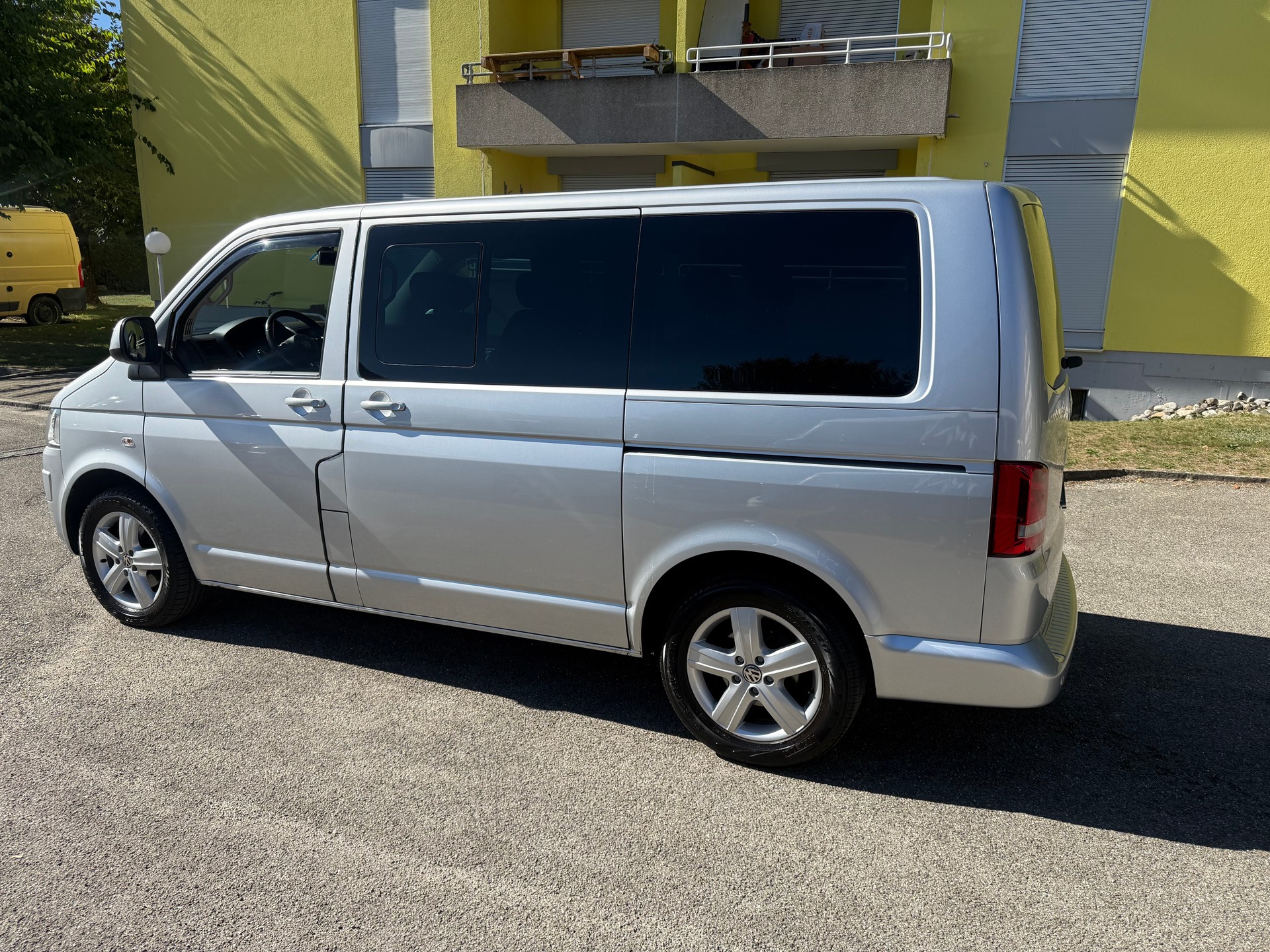 VW T5 Multivan 2.0 TDI CR Comfortline Match-image-5