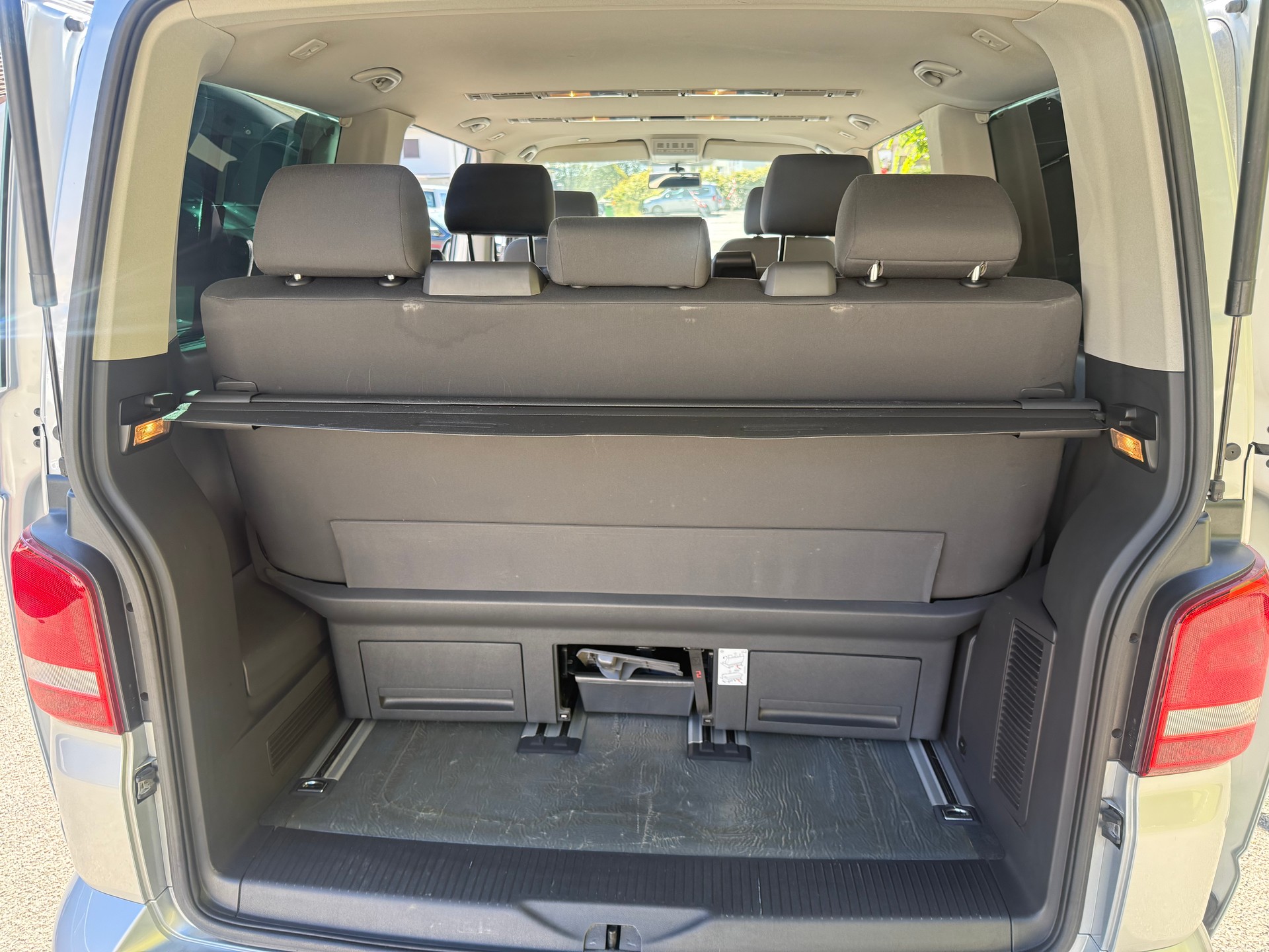 VW T5 Multivan 2.0 TDI CR Comfortline Match-image-8