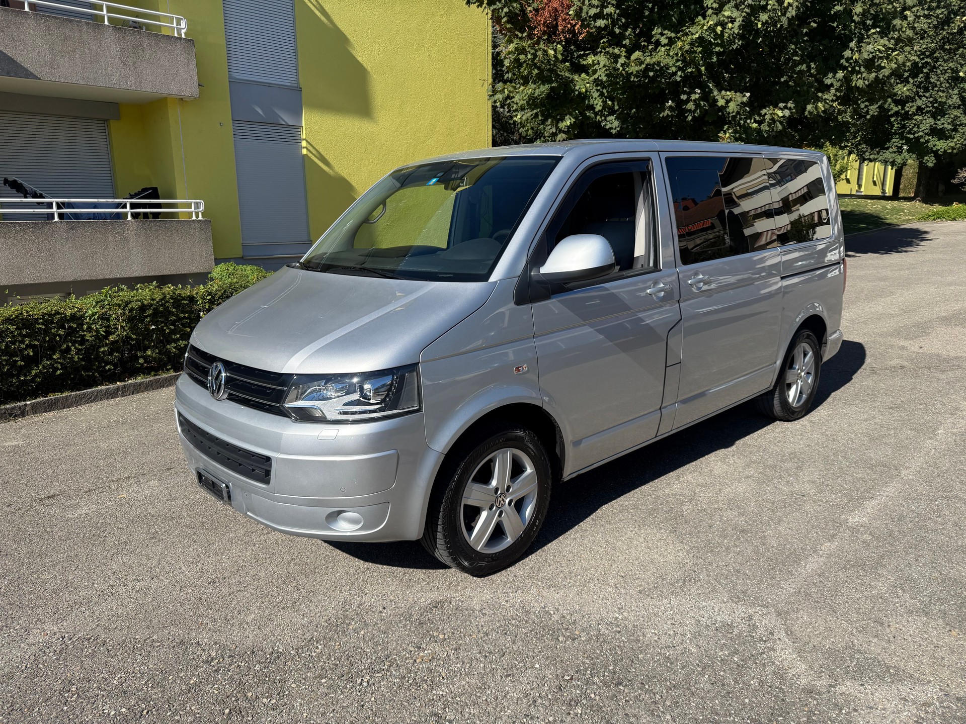 VW T5 Multivan 2.0 TDI CR Comfortline Match-image-0