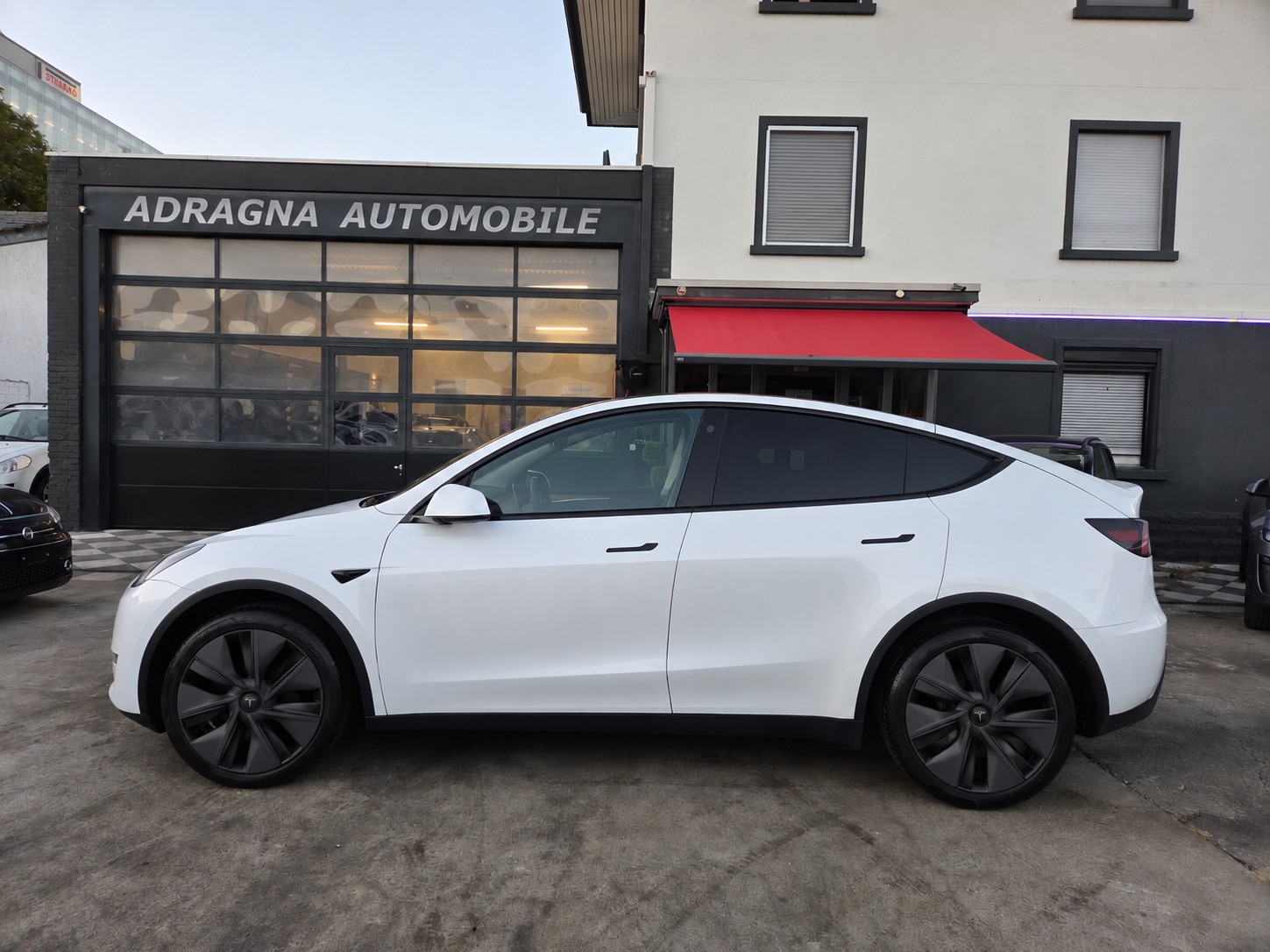 TESLA Model Y Long Range-image-3