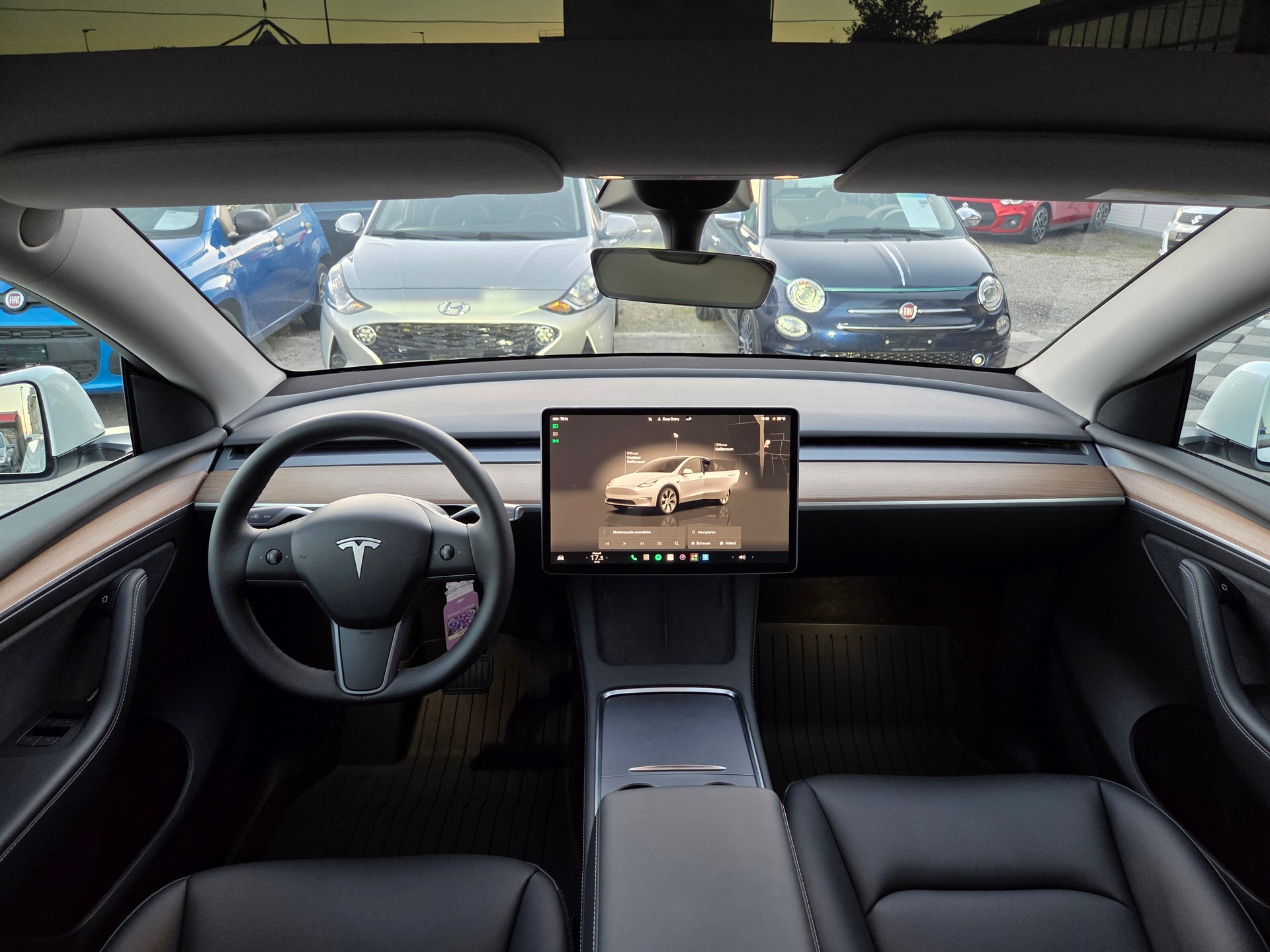 TESLA Model Y Long Range-image-16