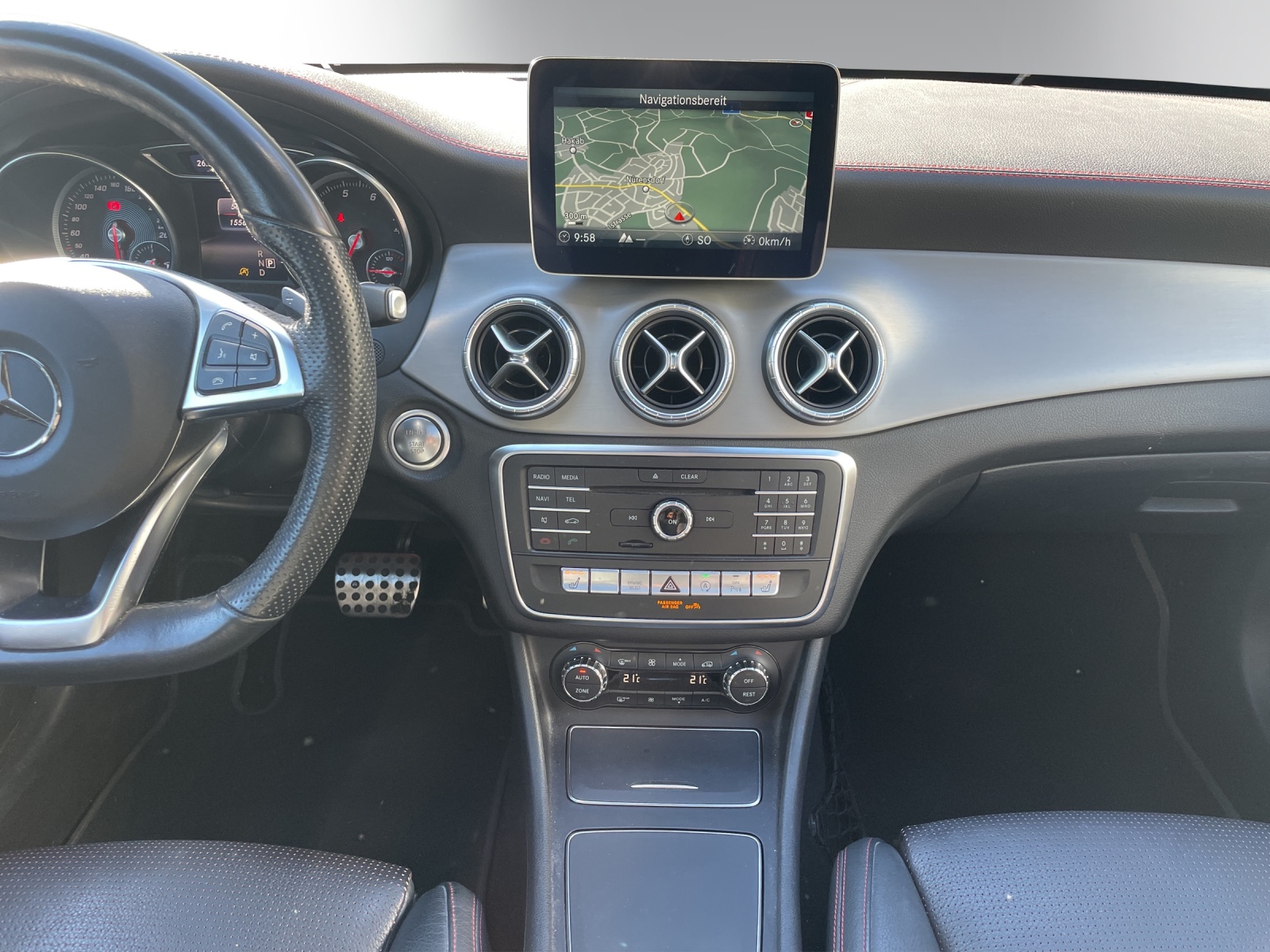 MERCEDES-BENZ CLA 250 AMG Line 7G-DCT– SPORTLICHE LIMOUSINE - CHARAKTER MIT AMG LINE | 4MATIC | PANORAMA-SCHIEBEDACH-image-14