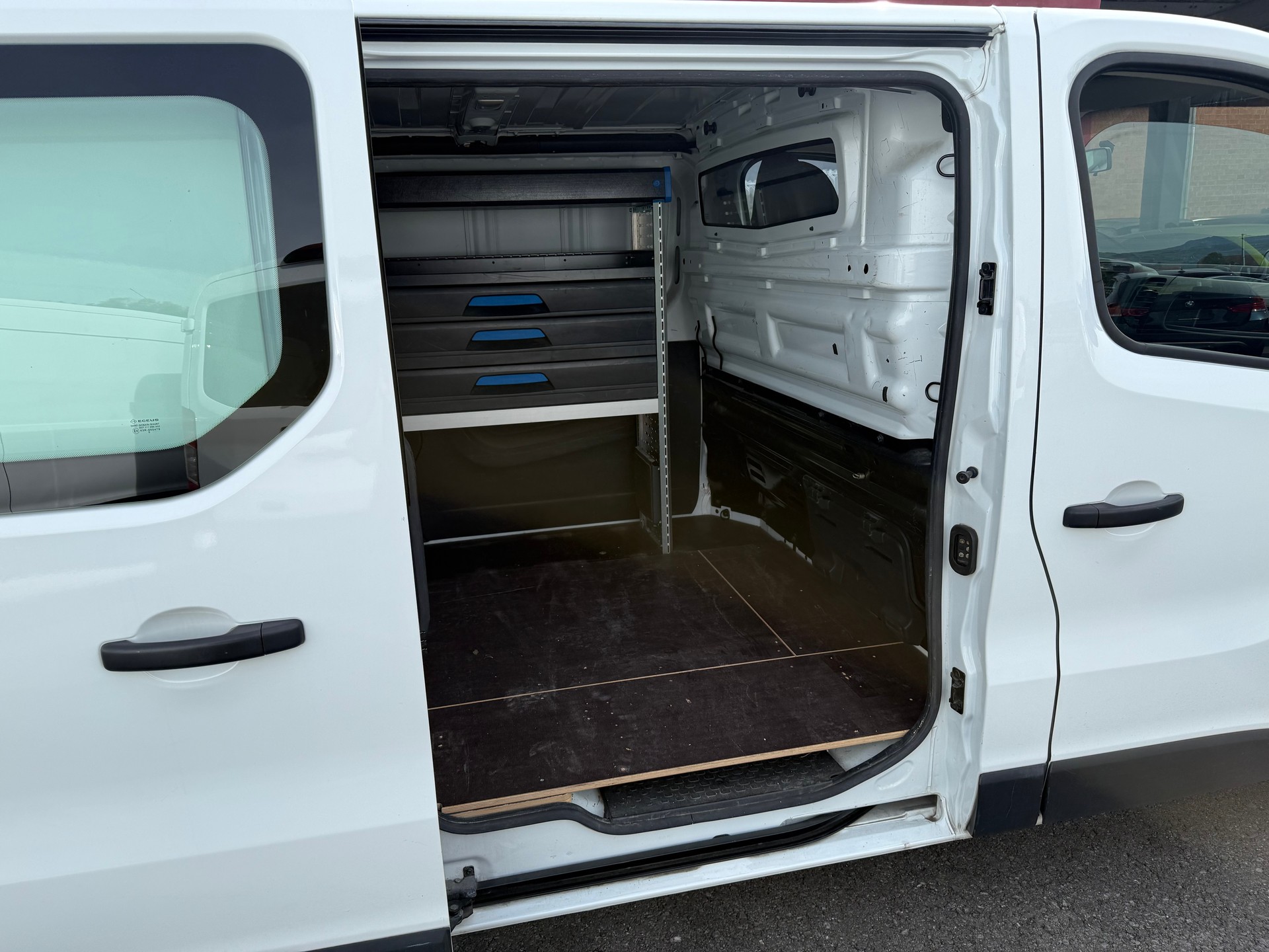 RENAULT Trafic 2.0 dCi 120 3.0t Access L2H1-image-3