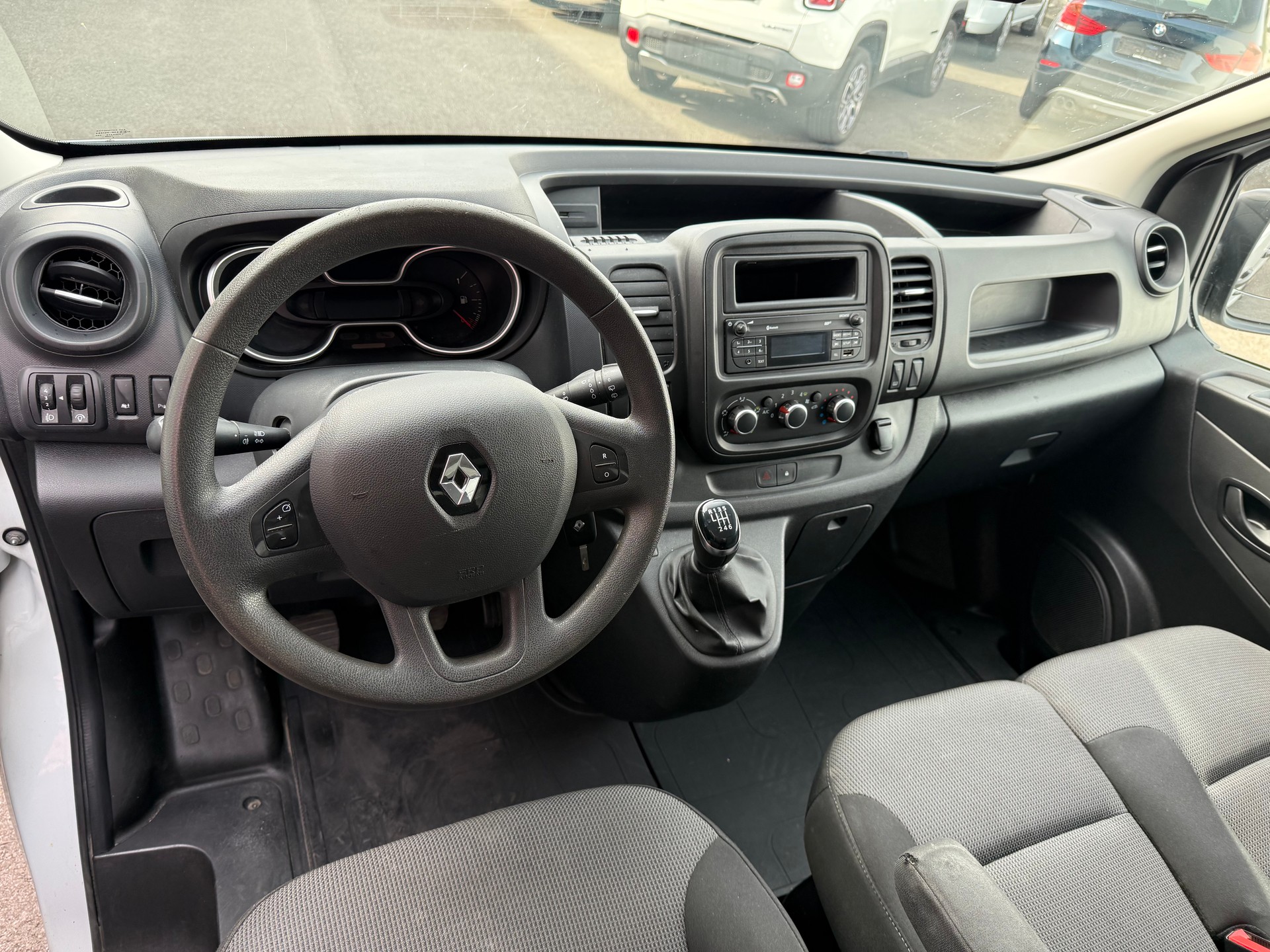 RENAULT Trafic 2.0 dCi 120 3.0t Access L2H1-image-4