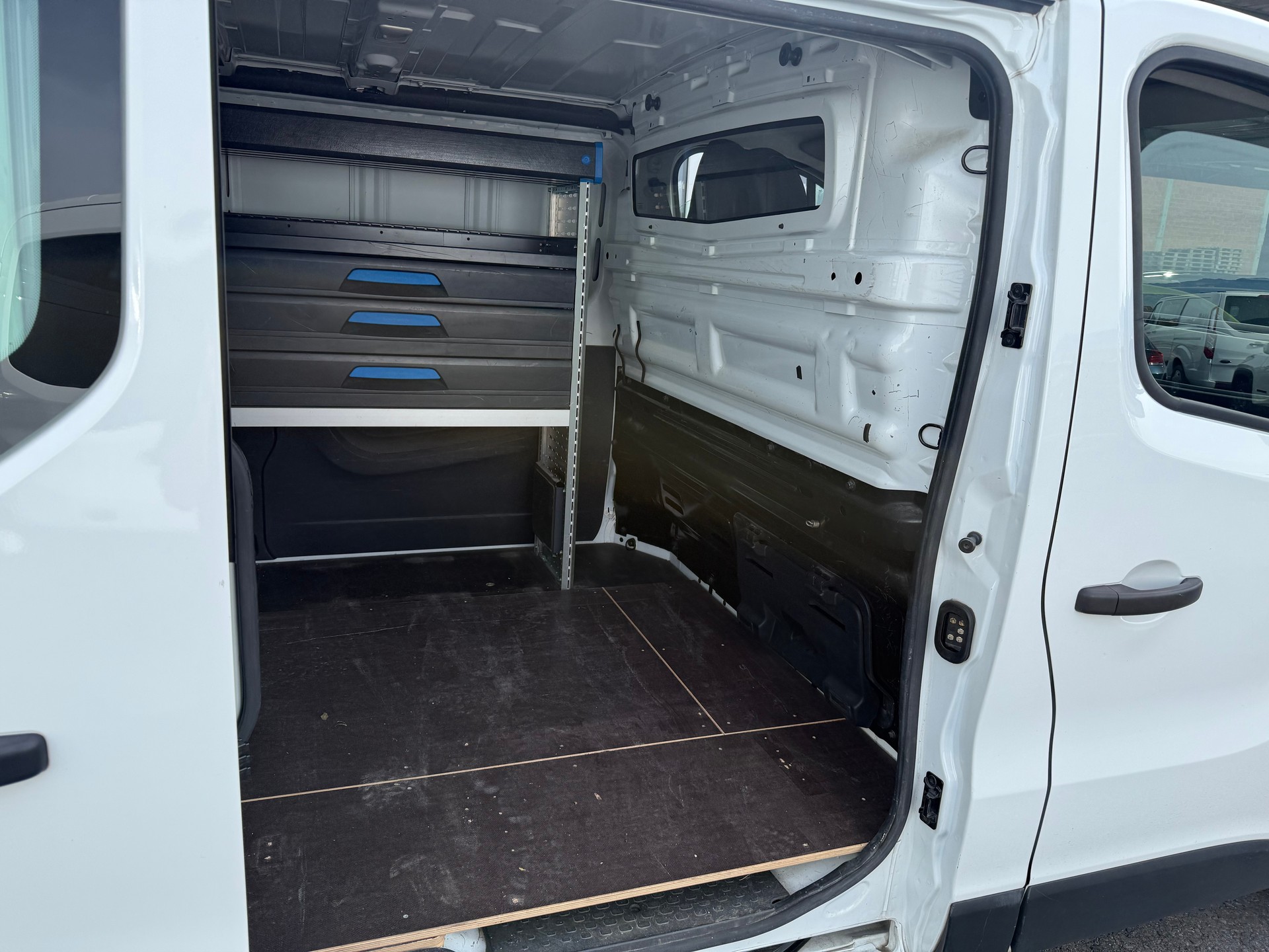RENAULT Trafic 2.0 dCi 120 3.0t Access L2H1-image-2