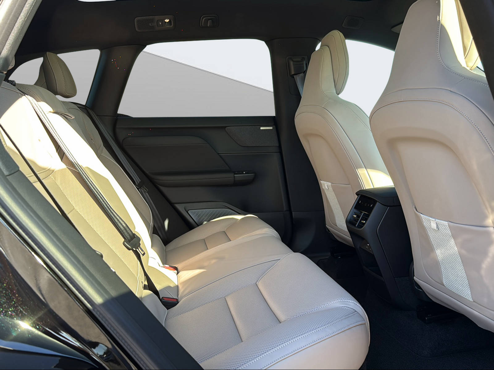 VOLVO EX60 Twin Ultra AWD-image-10