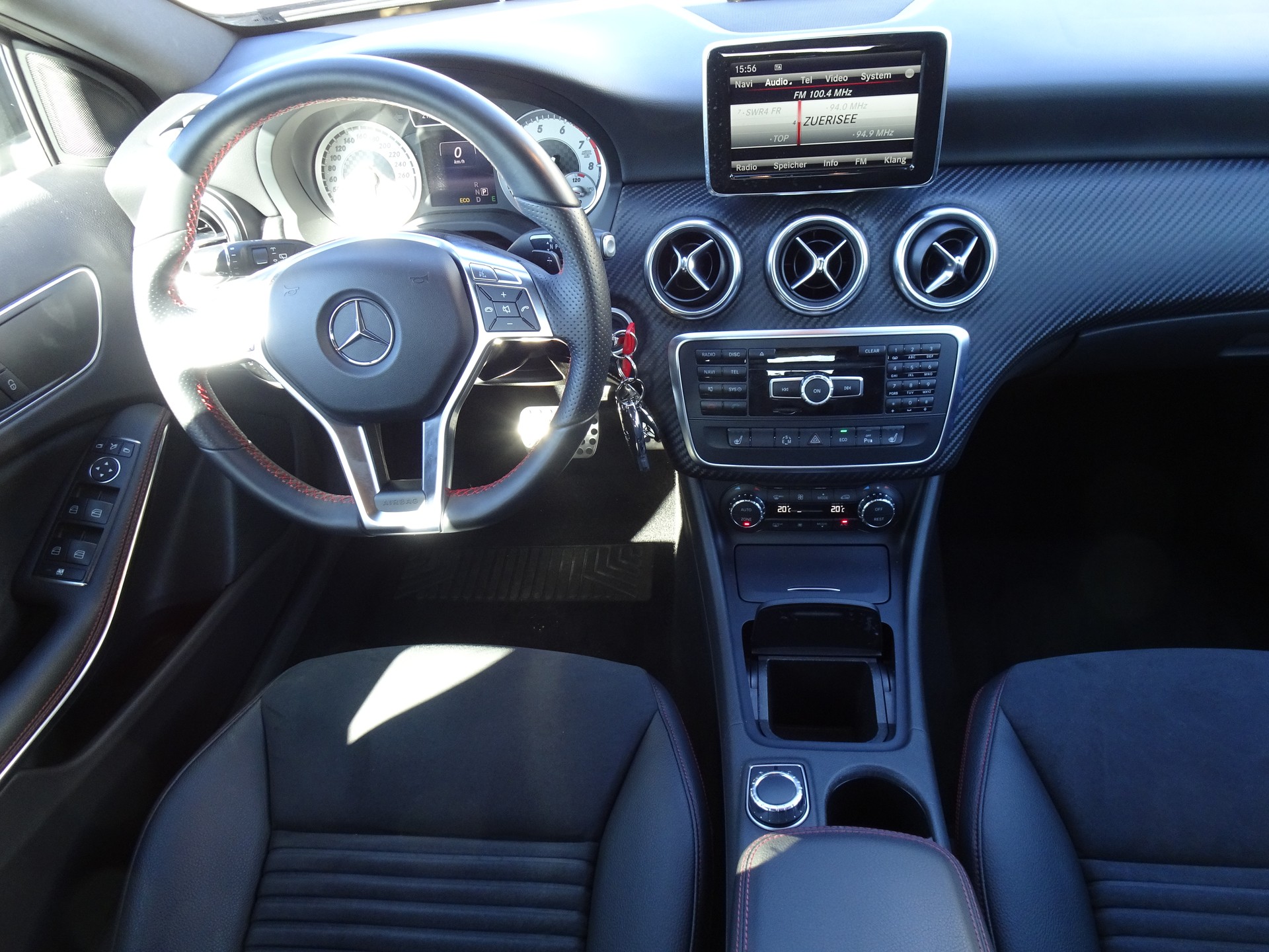 MERCEDES-BENZ A 250 AMG Line 4Matic 7G-DCT-image-8