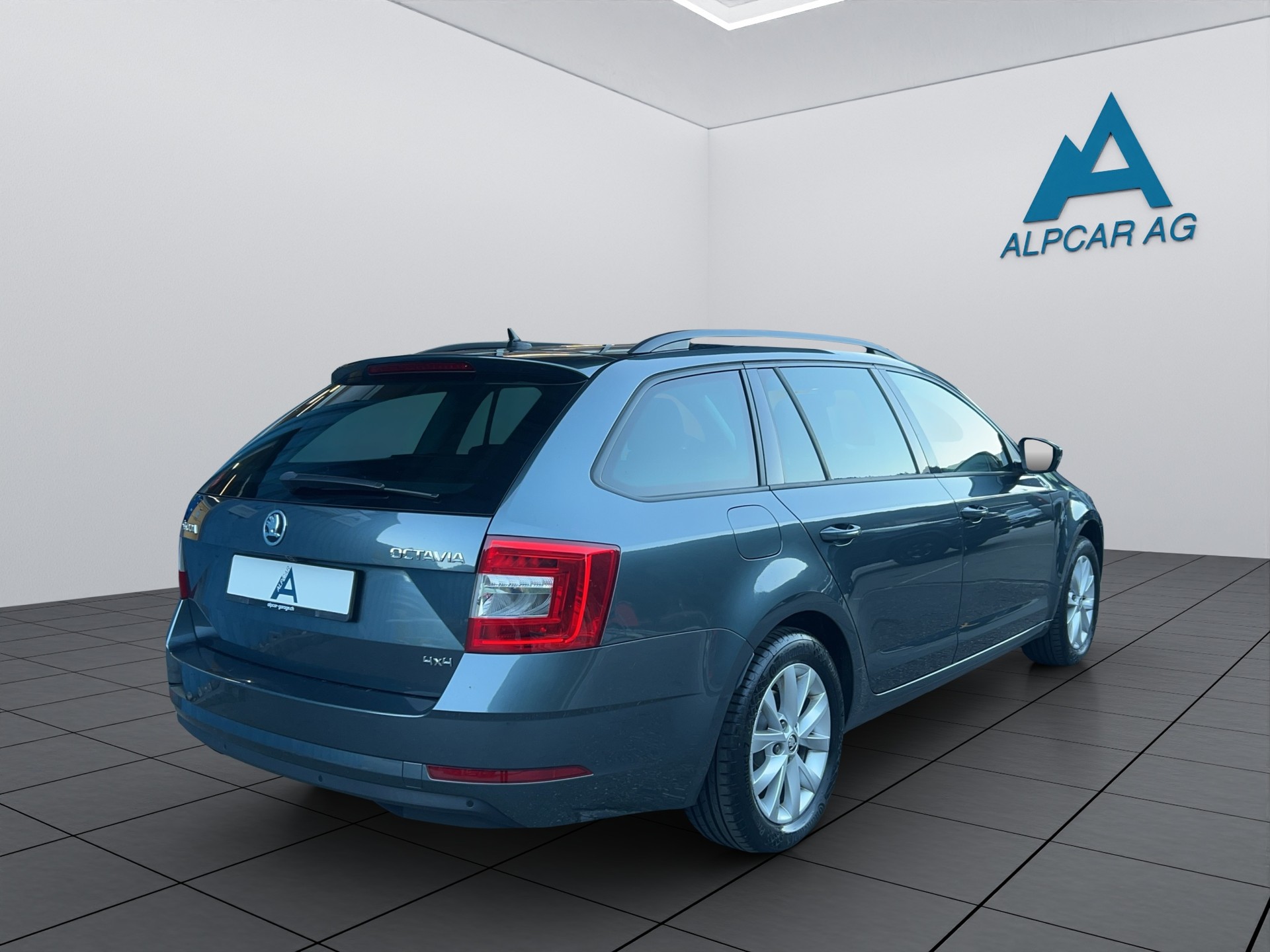 SKODA Octavia Combi 2.0 TDI 4x4 DSG-image-6