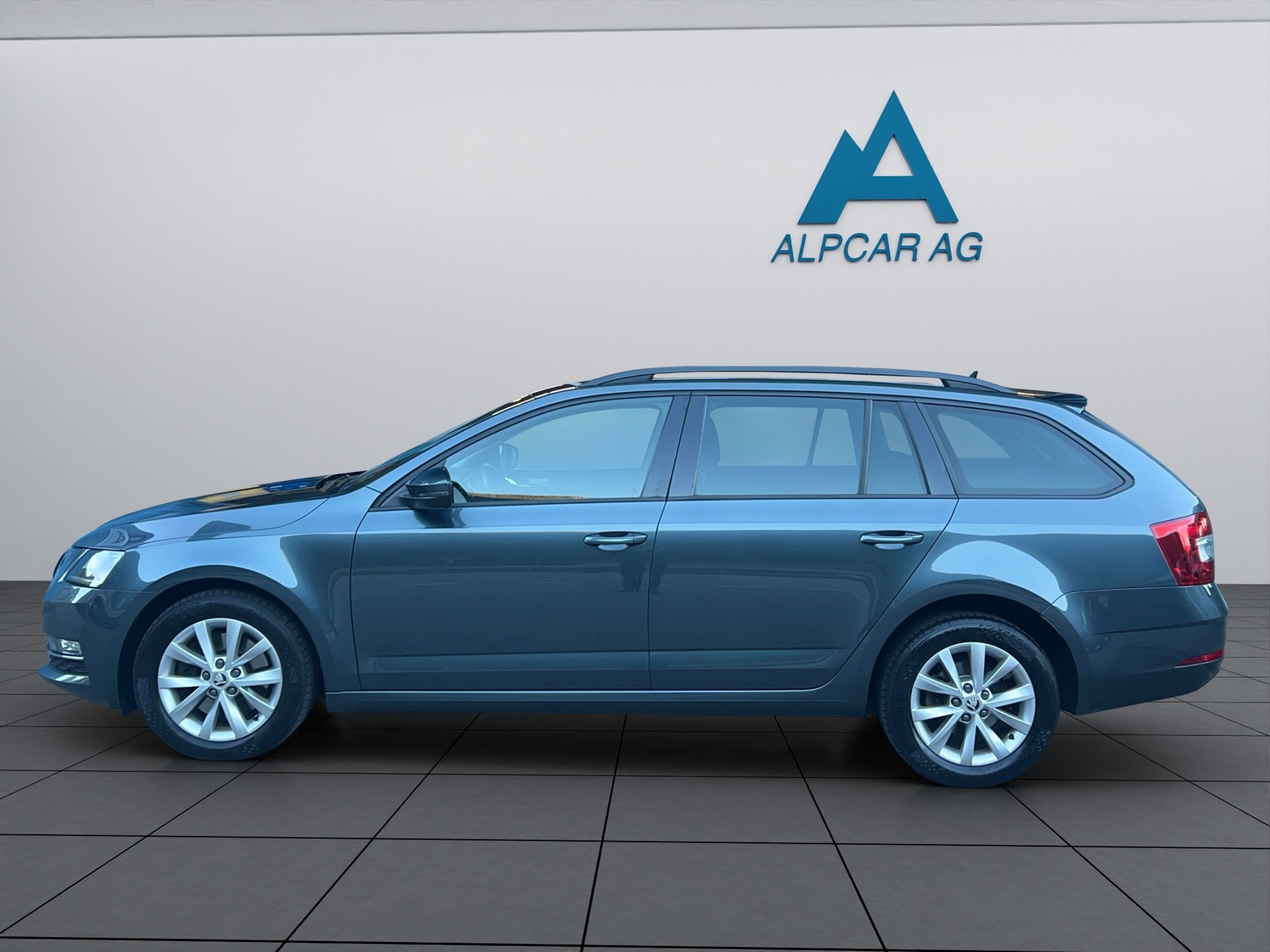 SKODA Octavia Combi 2.0 TDI 4x4 DSG-image-3
