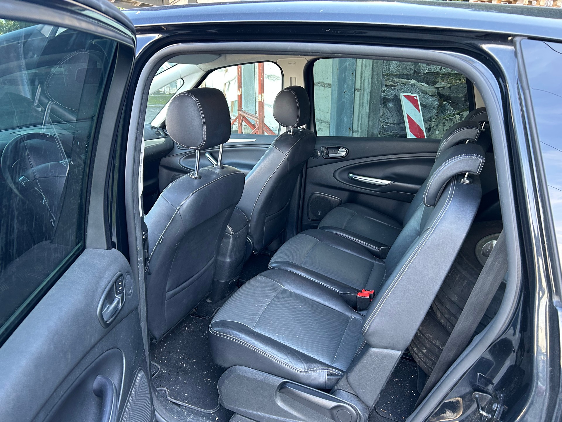 FORD S-Max 2.0i Titanium-image-12
