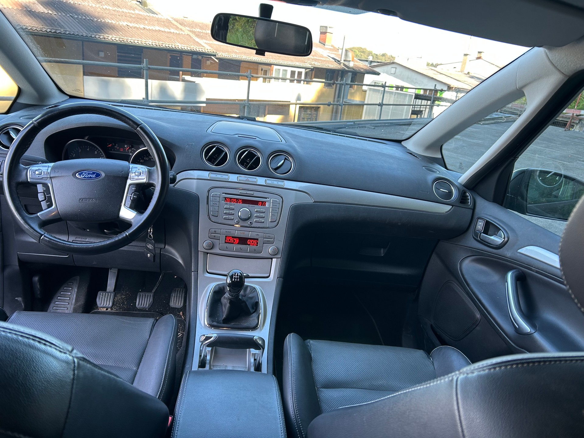 FORD S-Max 2.0i Titanium-image-9
