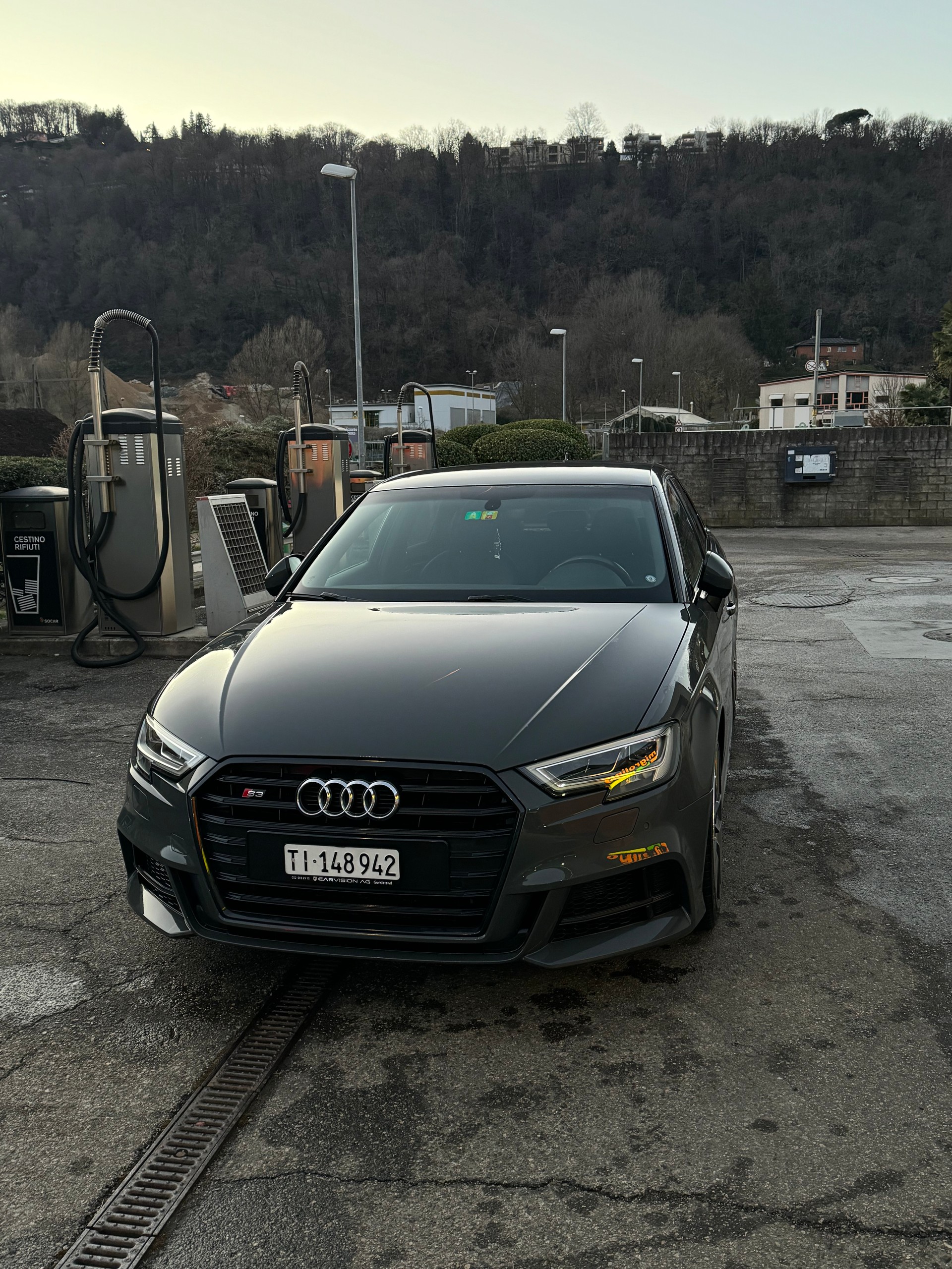 AUDI 2.0 T FSI quattro S-Tronic-image-1