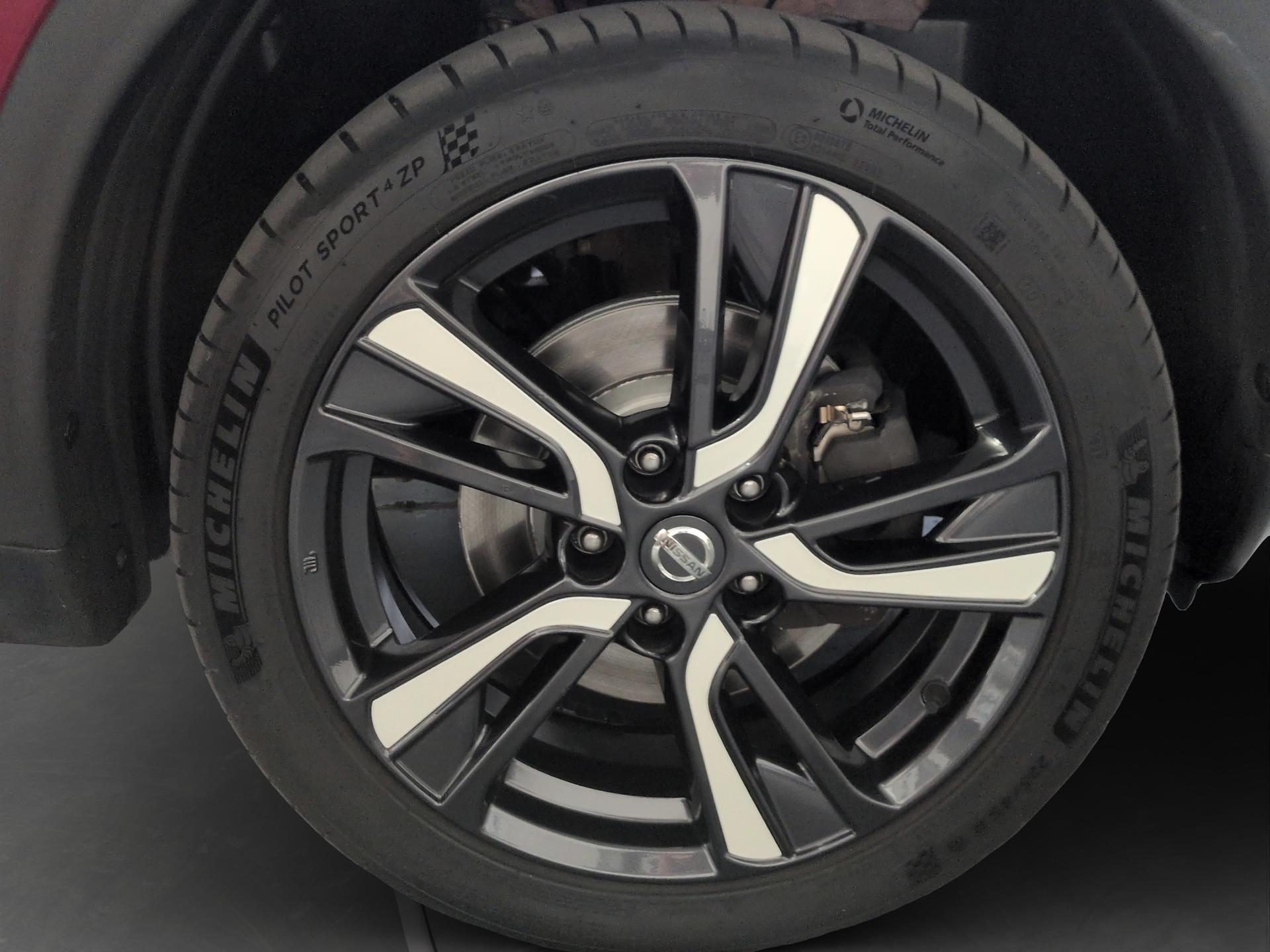 NISSAN Juke 1.6 DIG-T N-Connecta 4x4 Xtronic M-CVT-image-17