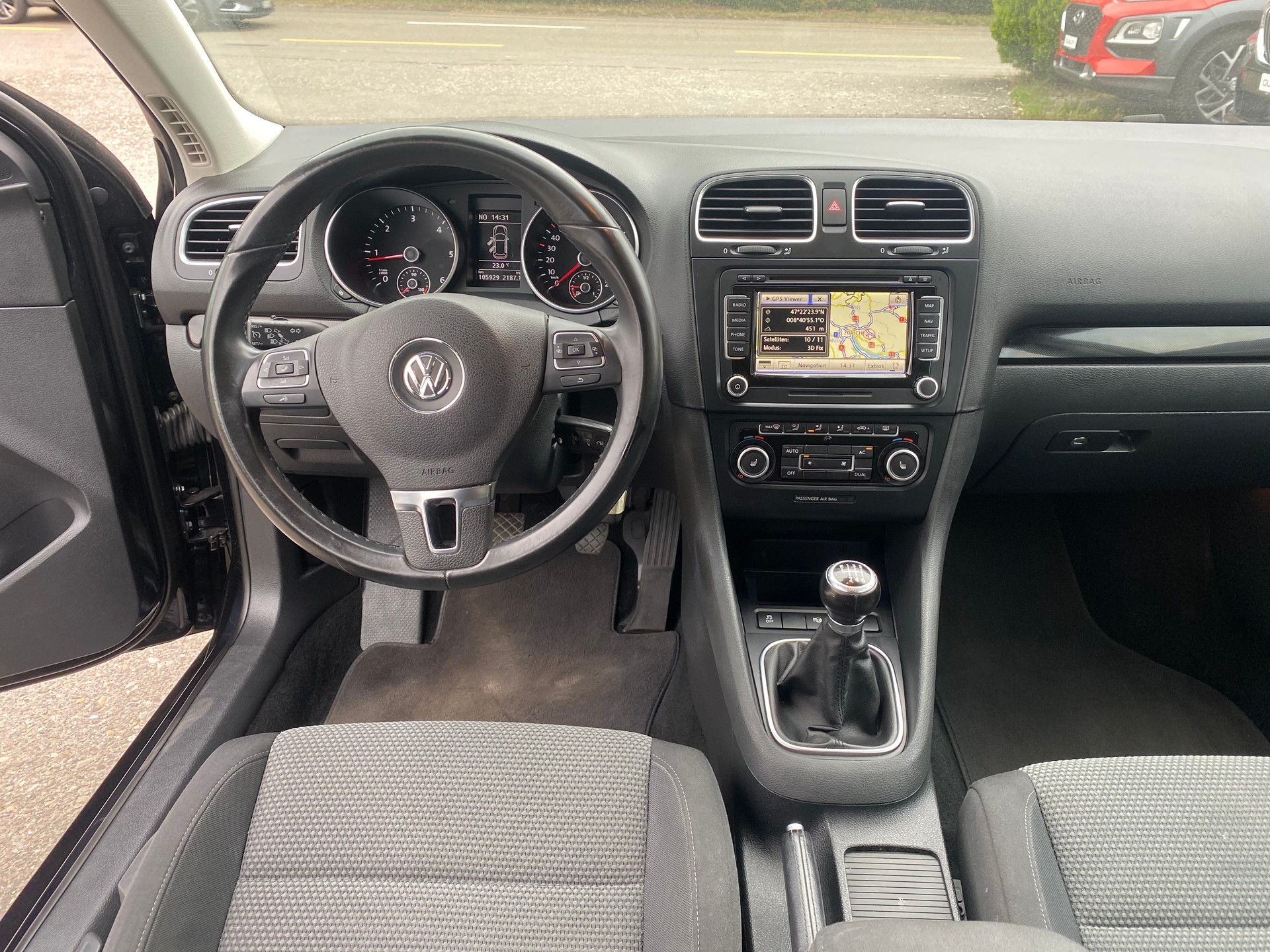 VW Golf Variant 1.6 TDI Comfortline 4Motion-image-6