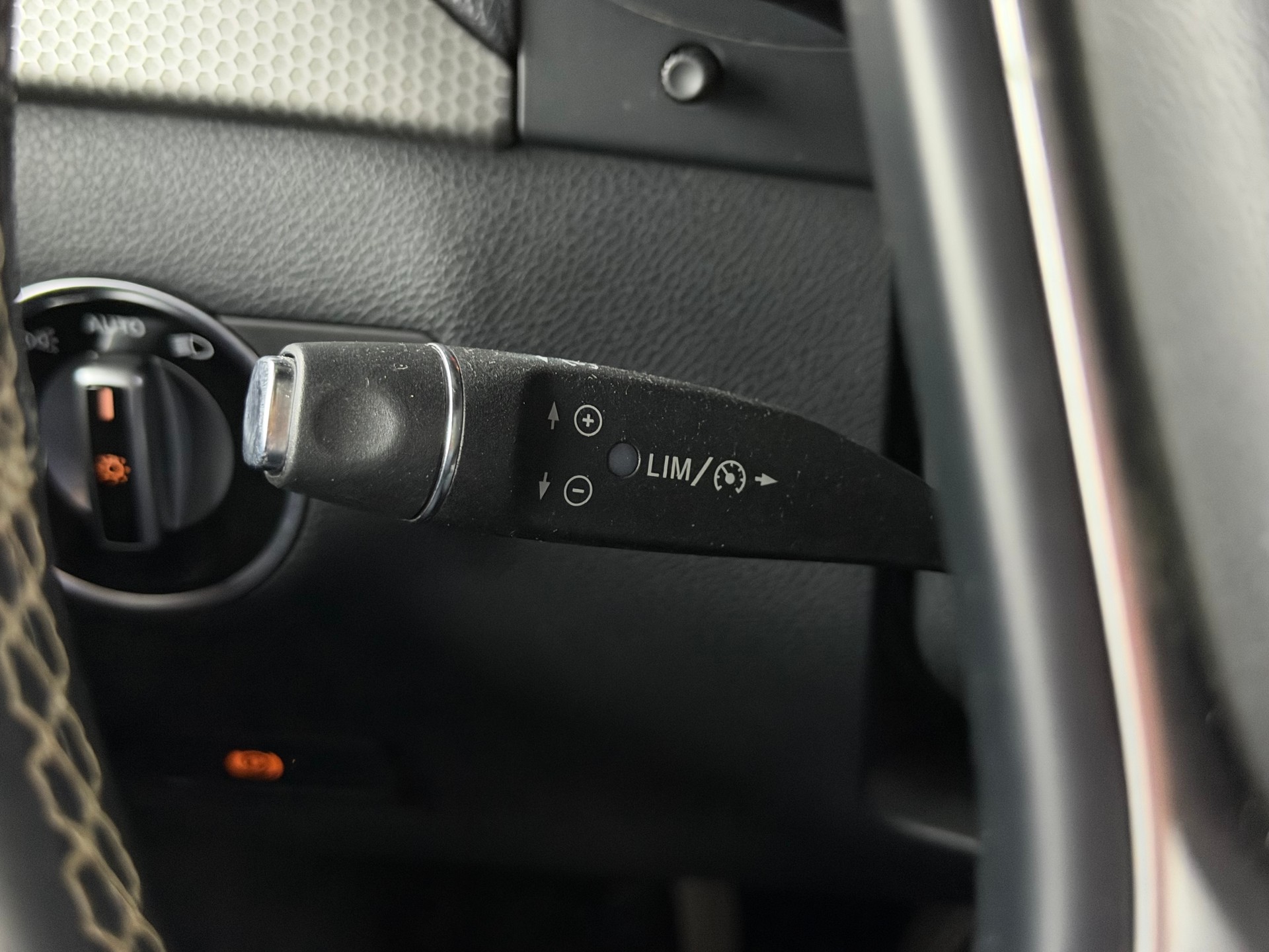 MERCEDES-BENZ B 200 7G-DCT-image-17