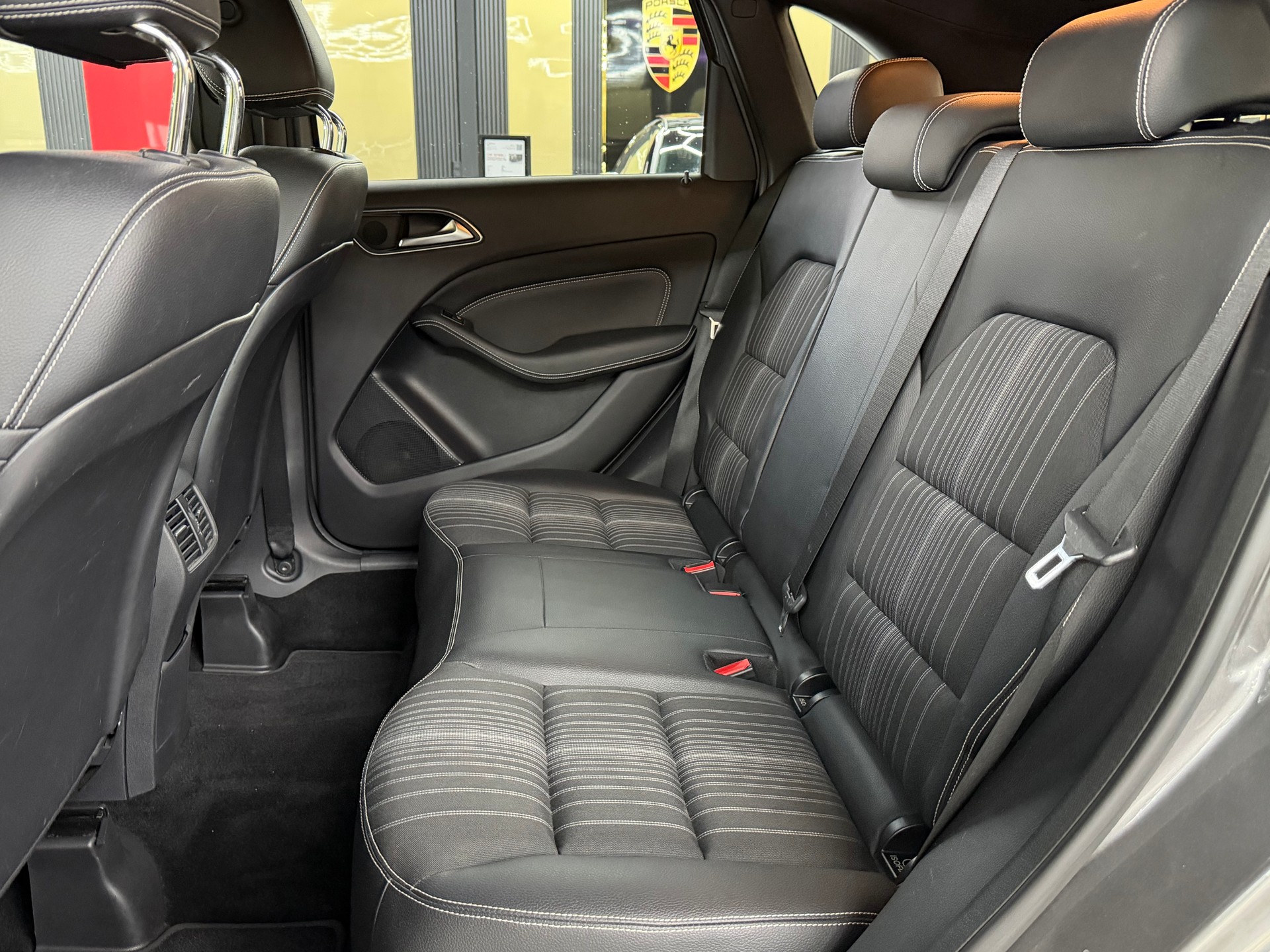MERCEDES-BENZ B 200 7G-DCT-image-15