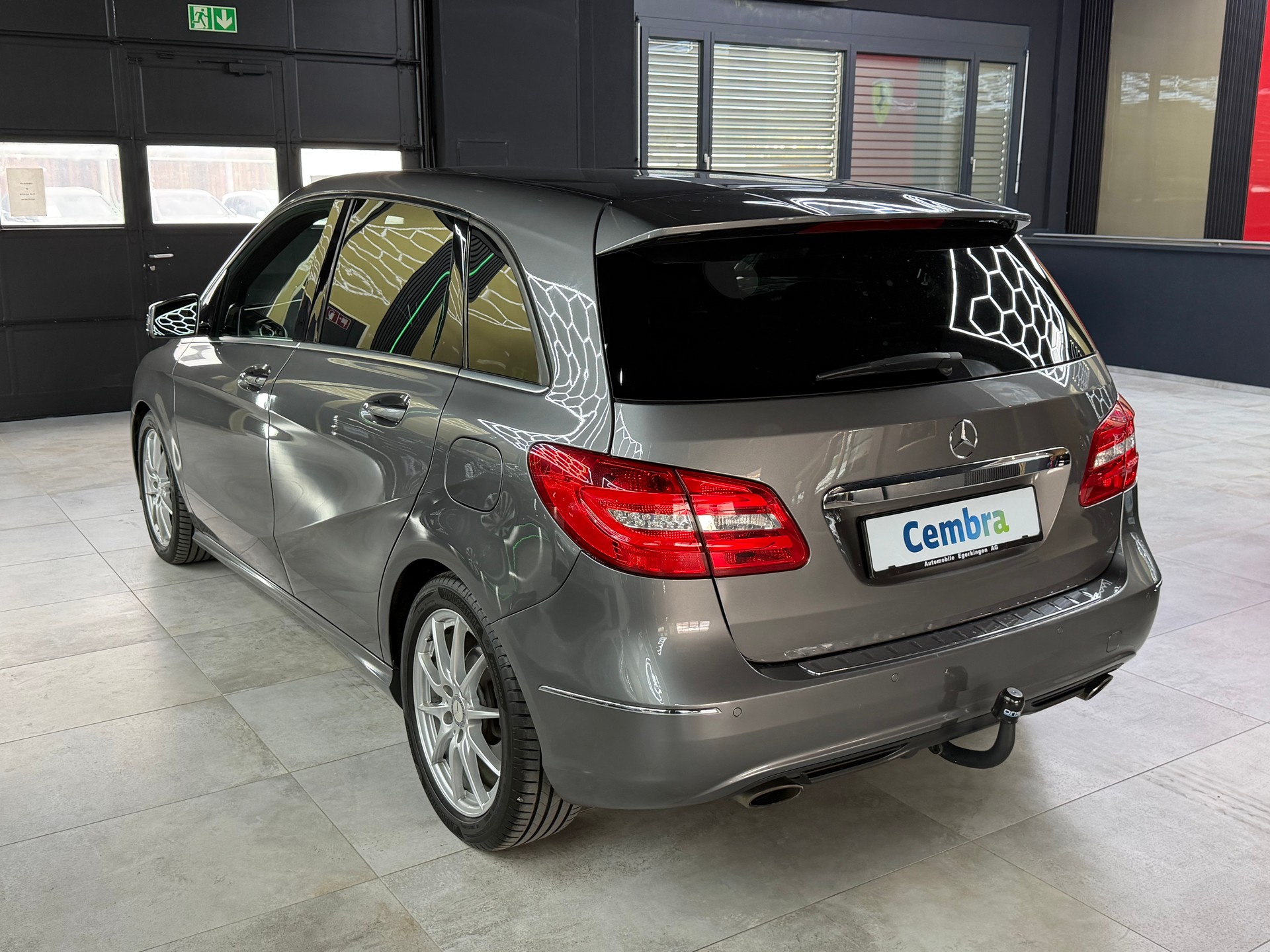 MERCEDES-BENZ B 200 7G-DCT-image-6