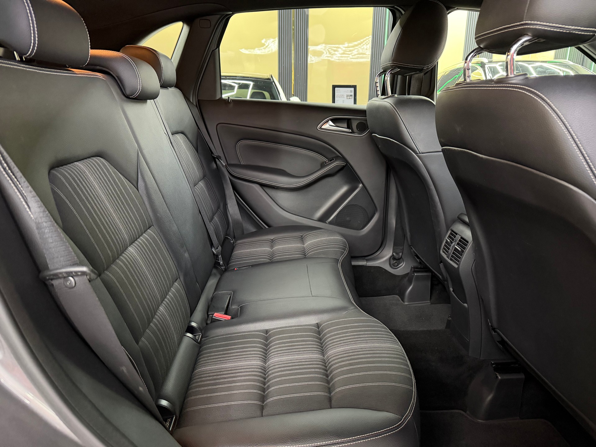 MERCEDES-BENZ B 200 7G-DCT-image-13