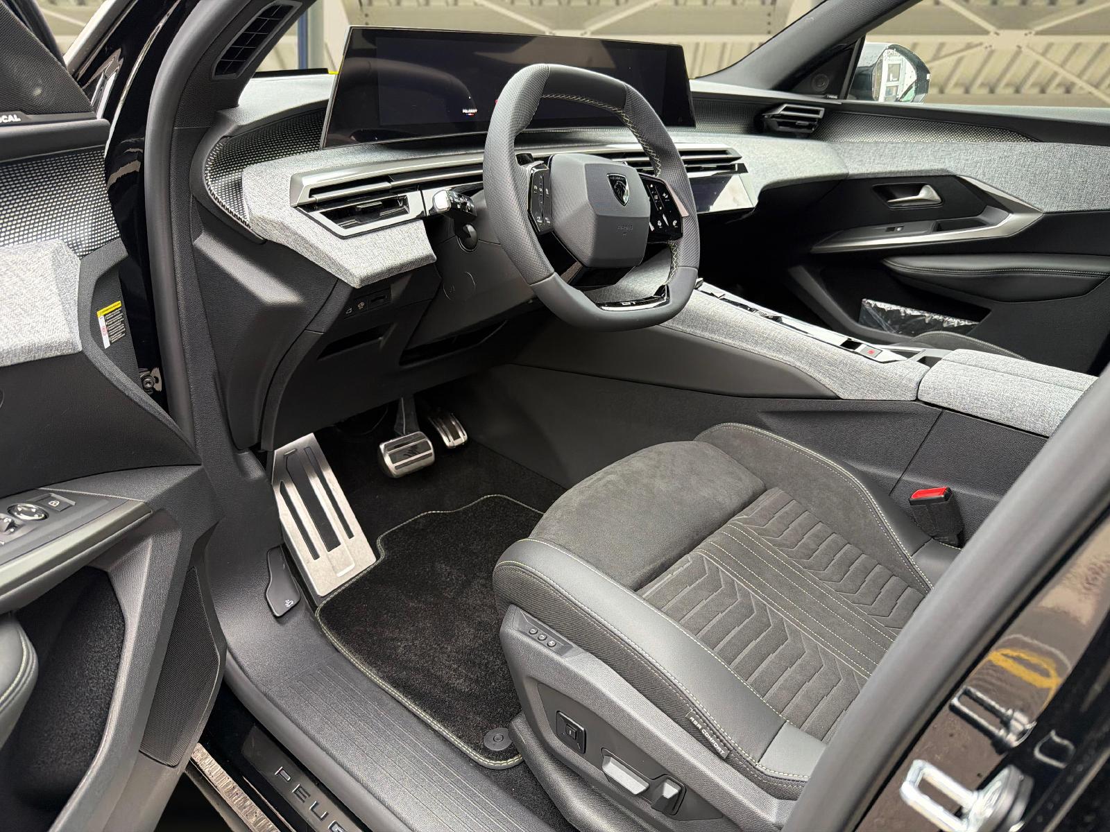 PEUGEOT 3008 e-GT Exclusive AWD-image-8
