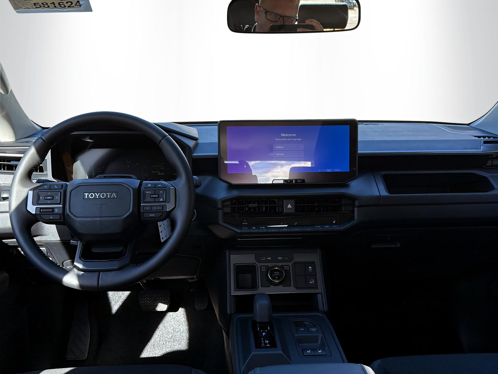 TOYOTA Hilux Double Cab.-Pick-up 59KWh Comfort-image-9