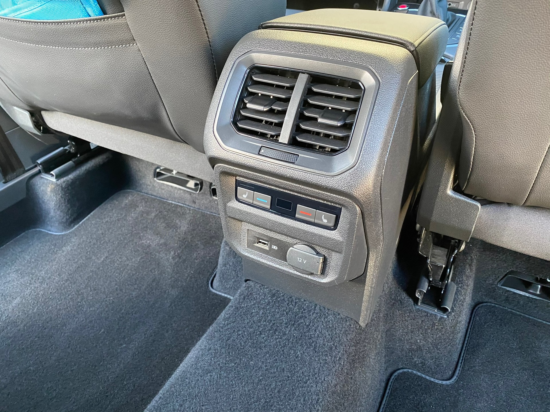 SEAT 2.0 TSI Xcellence 4Drive DSG-image-6