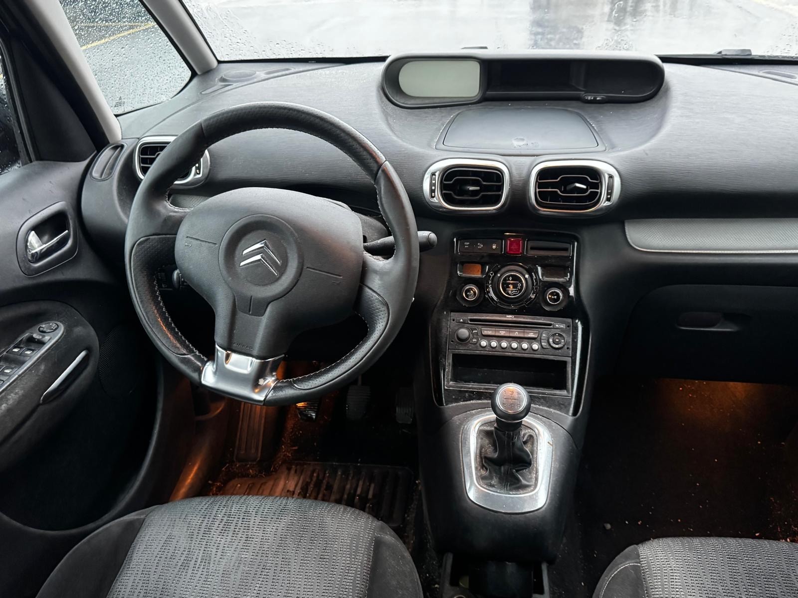 CITROEN C3 Picasso 1.6 HDi Exclusive-image-8