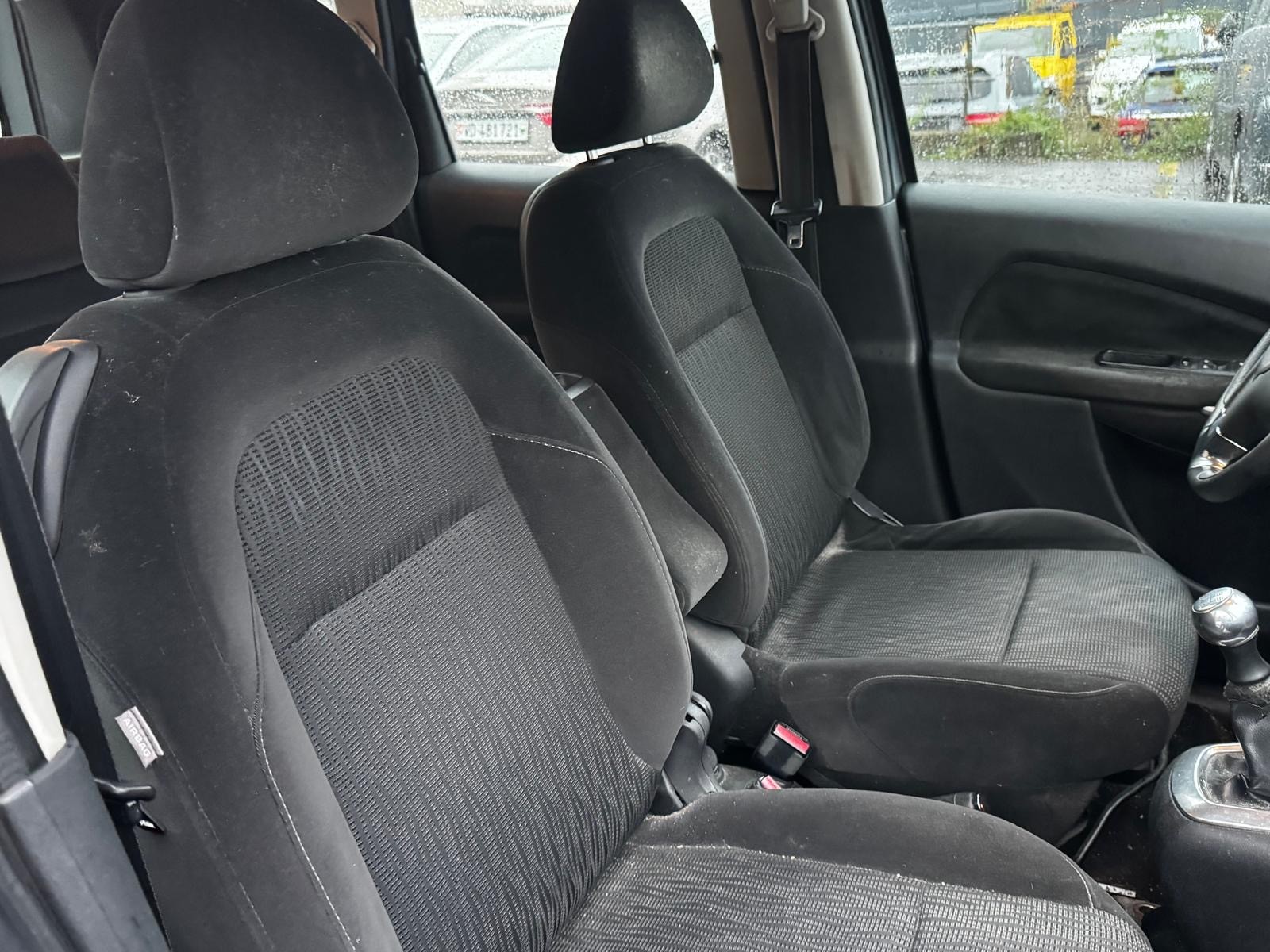 CITROEN C3 Picasso 1.6 HDi Exclusive-image-10