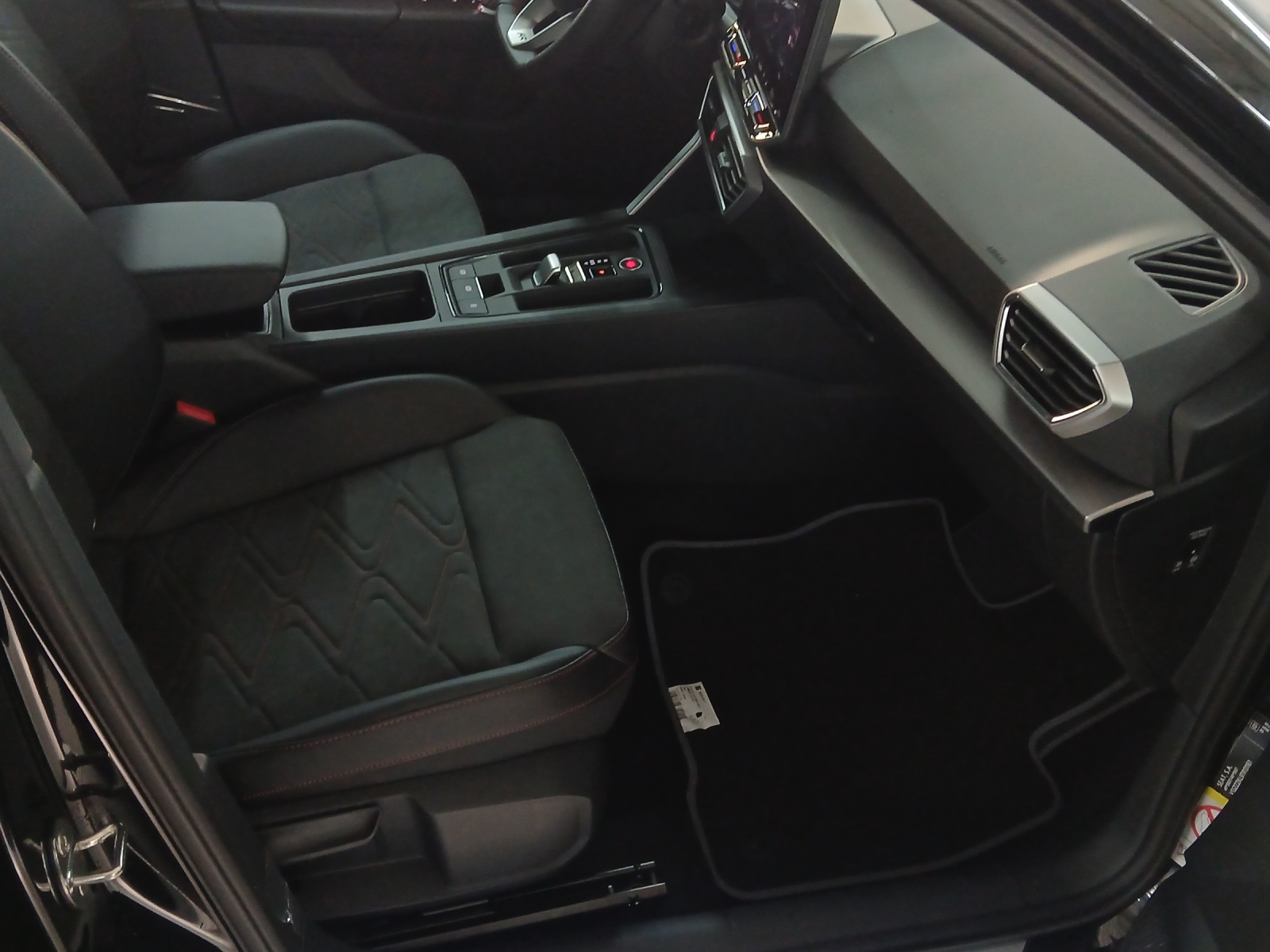 SEAT Leon 1.5 eHybrid pHEV DSG FR-image-13
