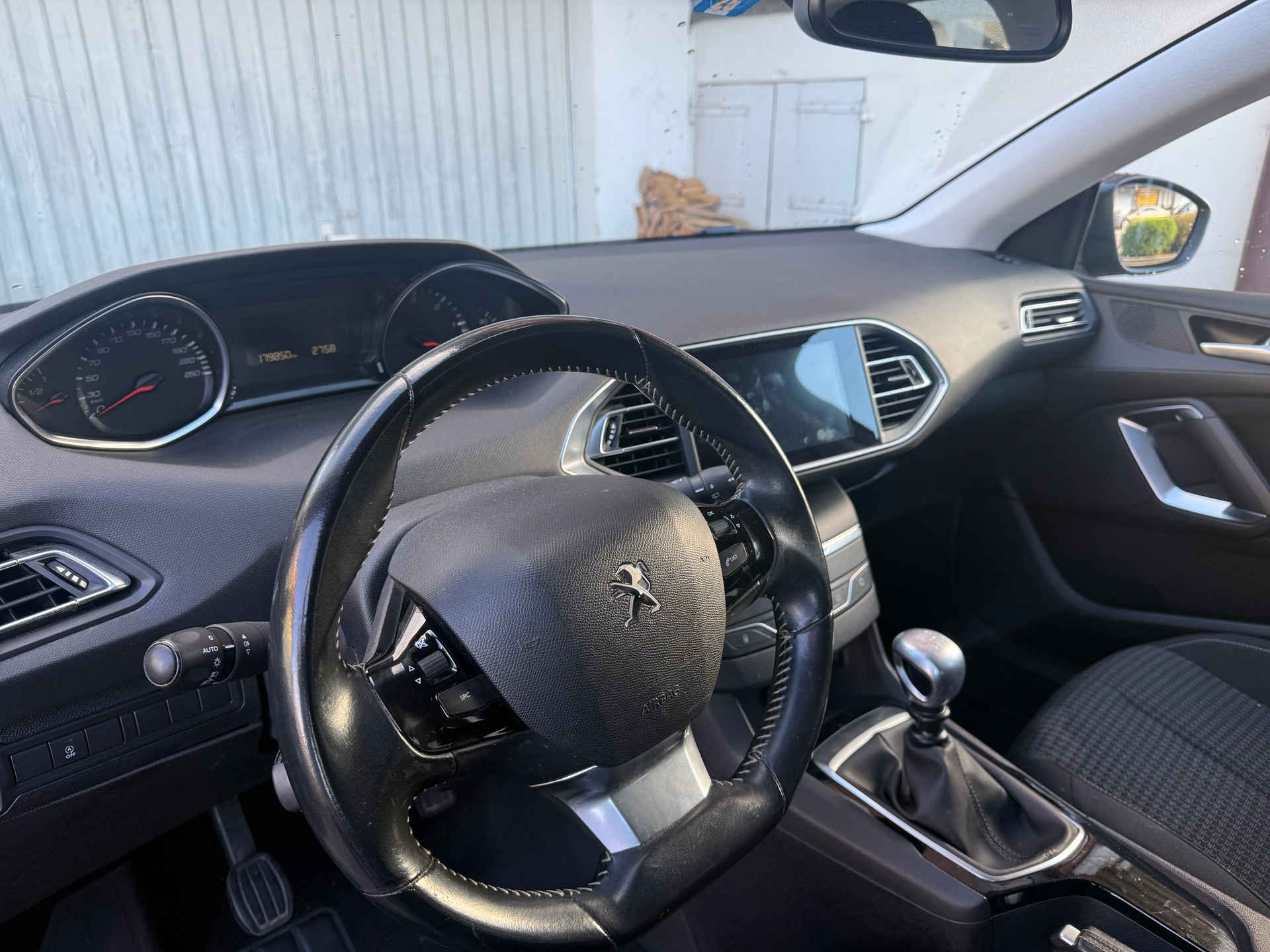 PEUGEOT 308 SW 1.6 BlueHDI Allure-image-12