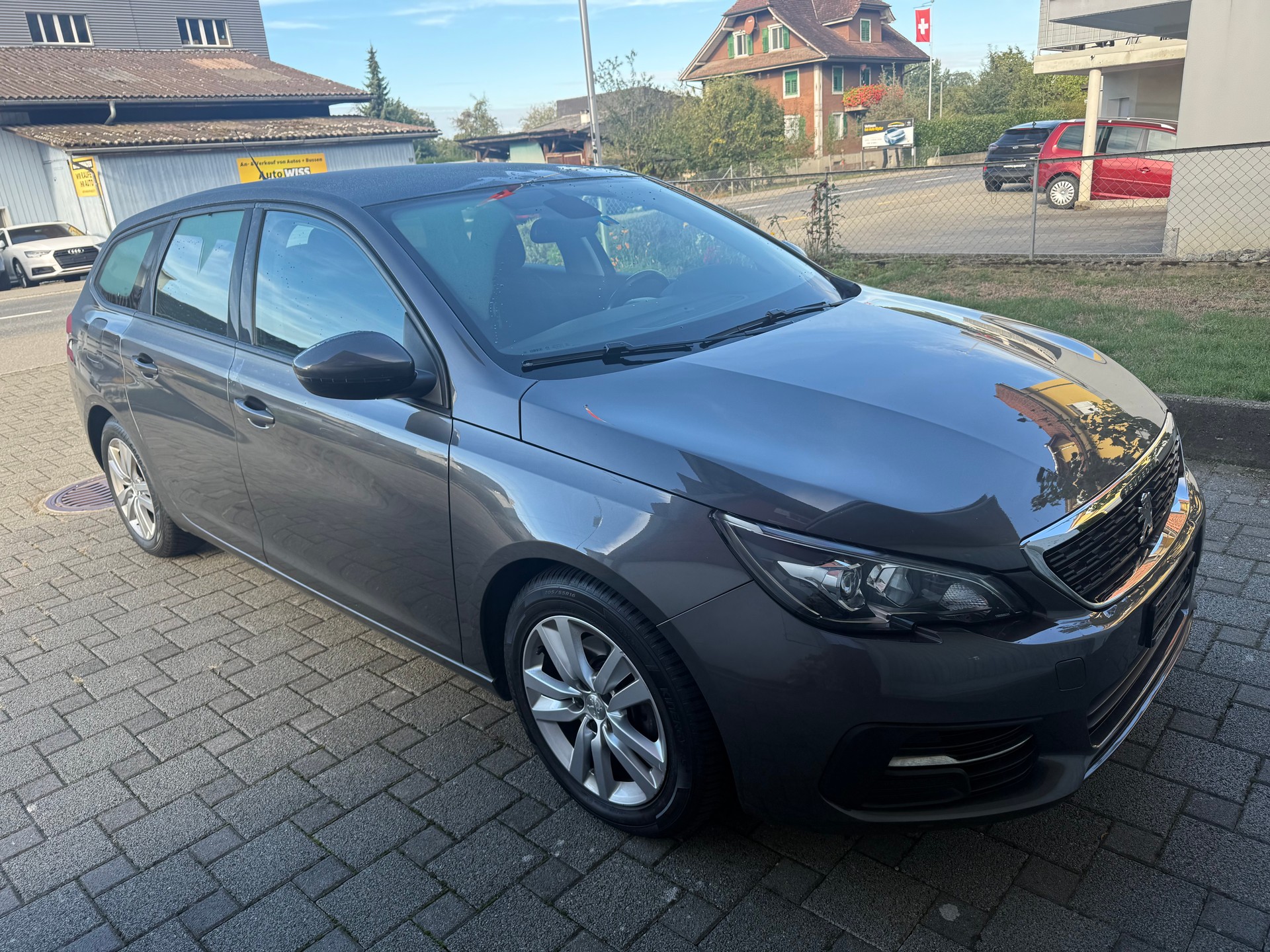 PEUGEOT 308 SW 1.6 BlueHDI Allure-image-2