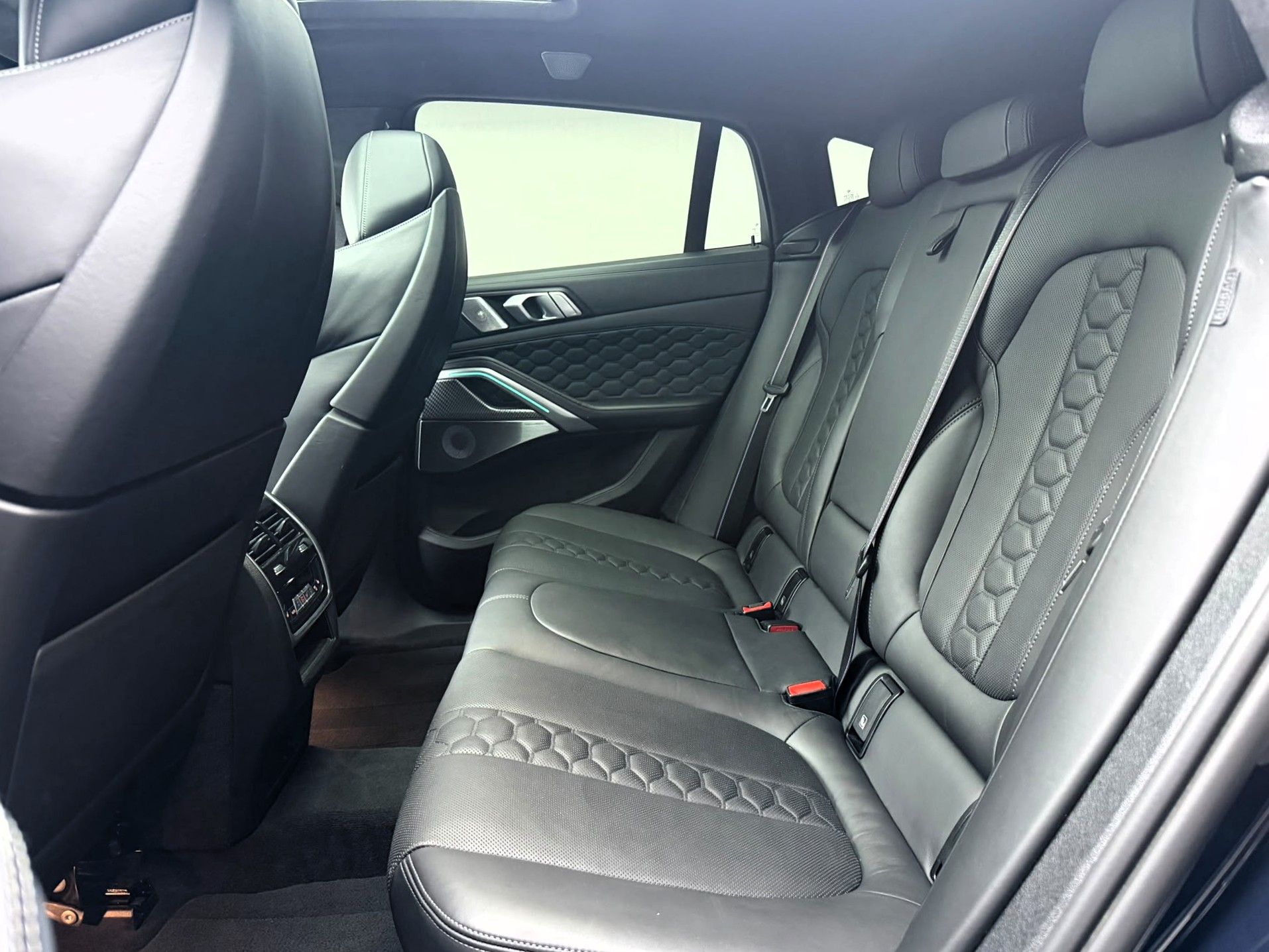 BMW X6M Steptronic M Competition-image-12