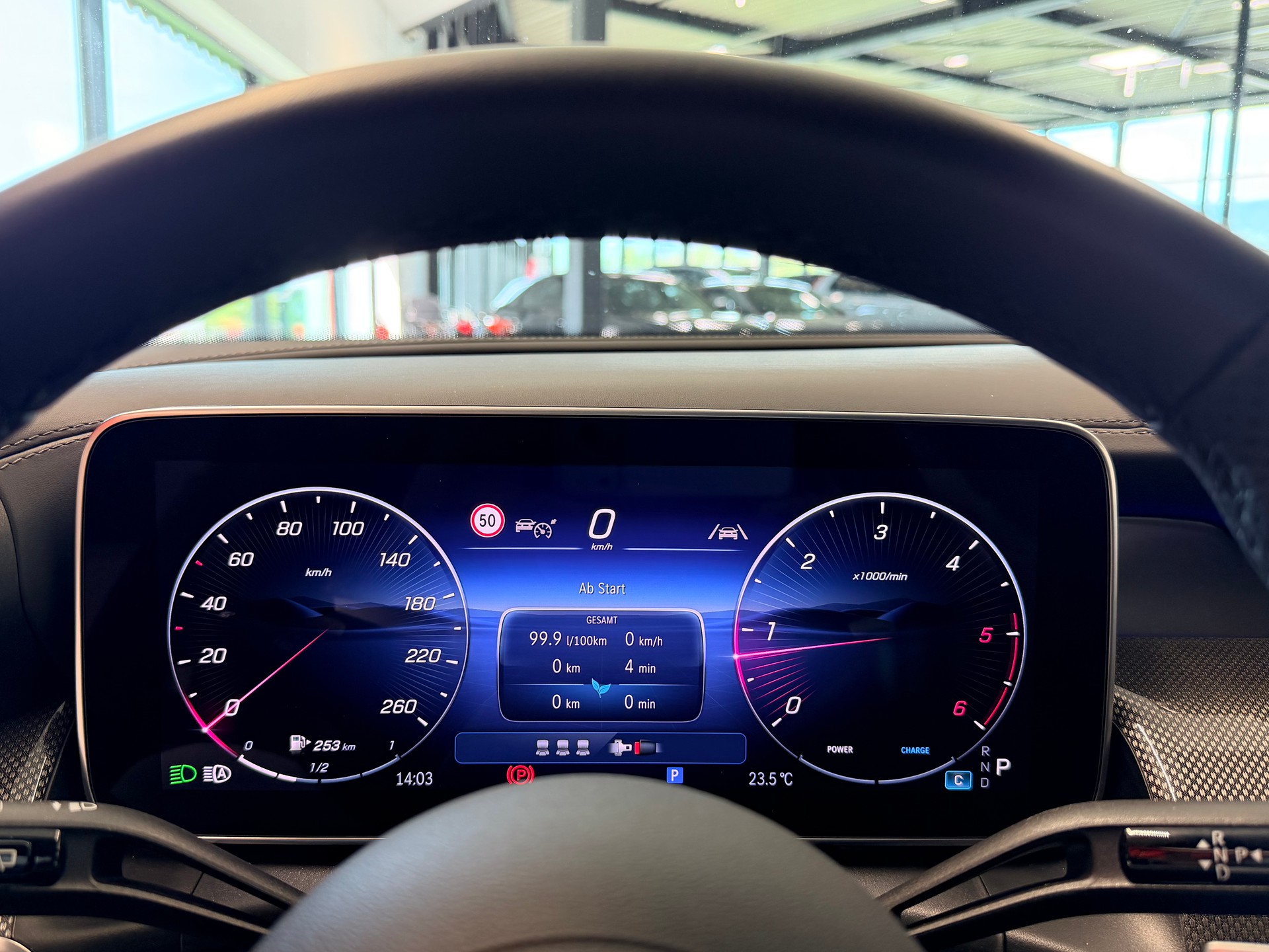 MERCEDES-BENZ GLC 300 d AMG 4Matic 9G-Tronic-image-25