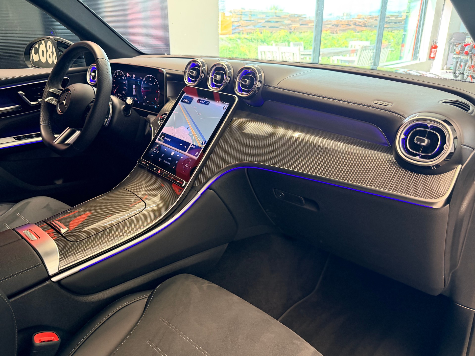 MERCEDES-BENZ GLC 300 d AMG 4Matic 9G-Tronic-image-19