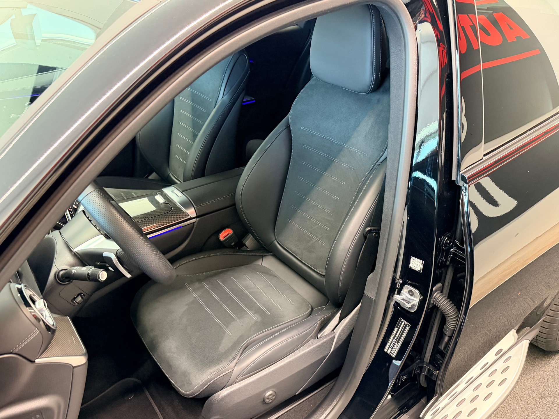 MERCEDES-BENZ GLC 300 d AMG 4Matic 9G-Tronic-image-15