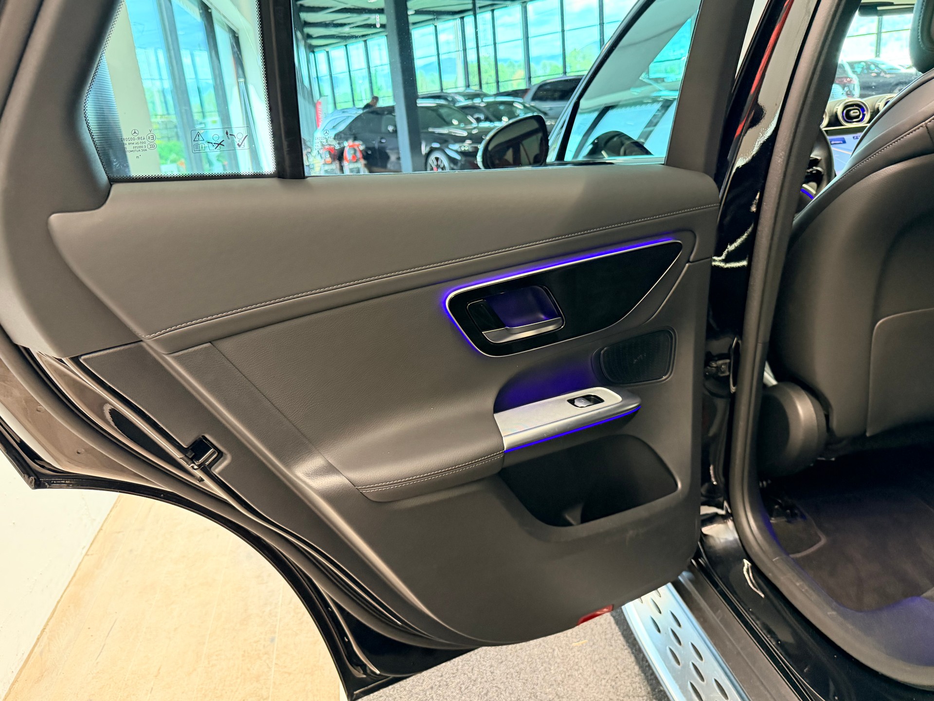 MERCEDES-BENZ GLC 300 d AMG 4Matic 9G-Tronic-image-17