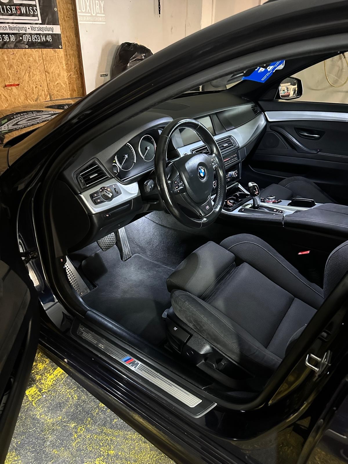 BMW 520 D X-Drive / M-Paket / Panoramadach AHK2000KG-image-4