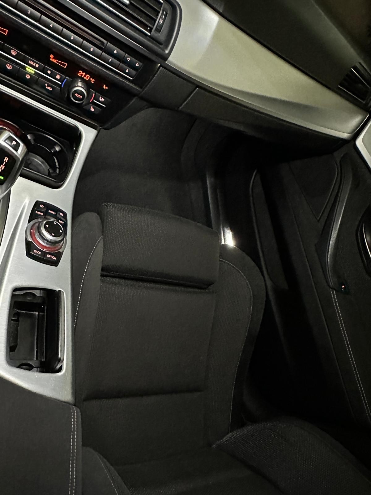 BMW 520 D X-Drive / M-Paket / Panoramadach AHK2000KG-image-7