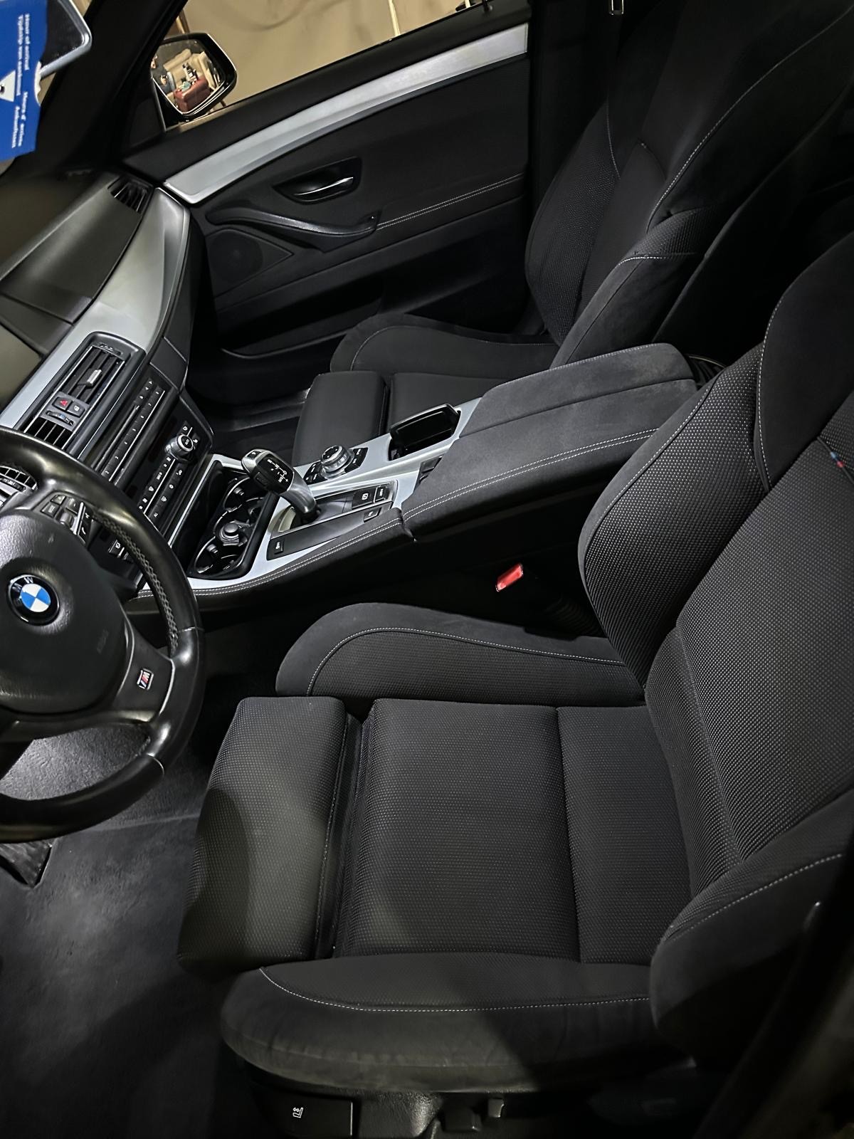 BMW 520 D X-Drive / M-Paket / Panoramadach AHK2000KG-image-5