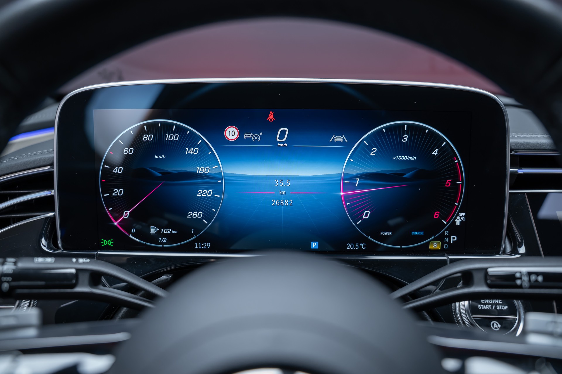 MERCEDES-BENZ E 220 d AMG Line / Hyperscreen / 360°Kamera / Burmester-image-27