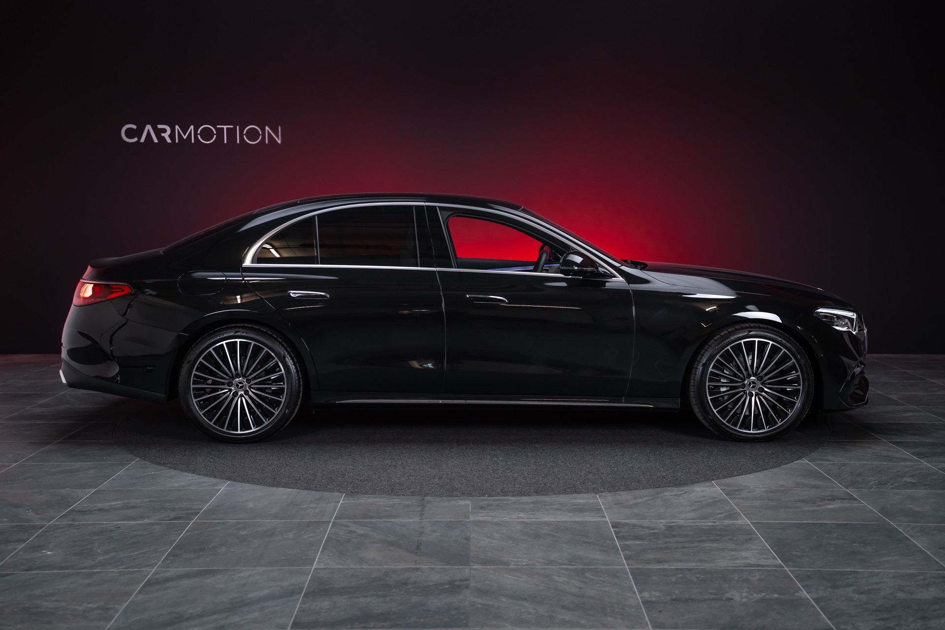 MERCEDES-BENZ E 220 d AMG Line / Hyperscreen / 360°Kamera / Burmester-image-3